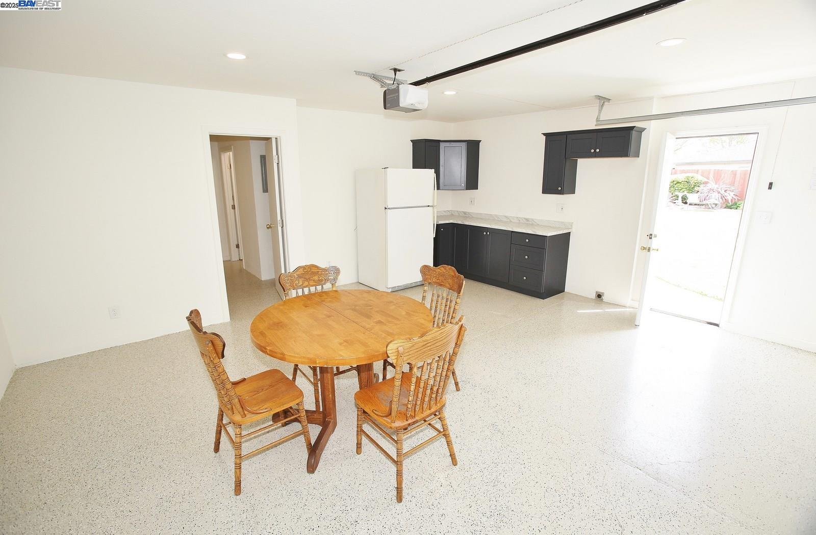 2026 Marina Ct, San Leandro, California 94577, 3 Bedrooms Bedrooms, 7 Rooms Rooms,2 BathroomsBathrooms,Residential,For Sale,2026 Marina Ct,41093565