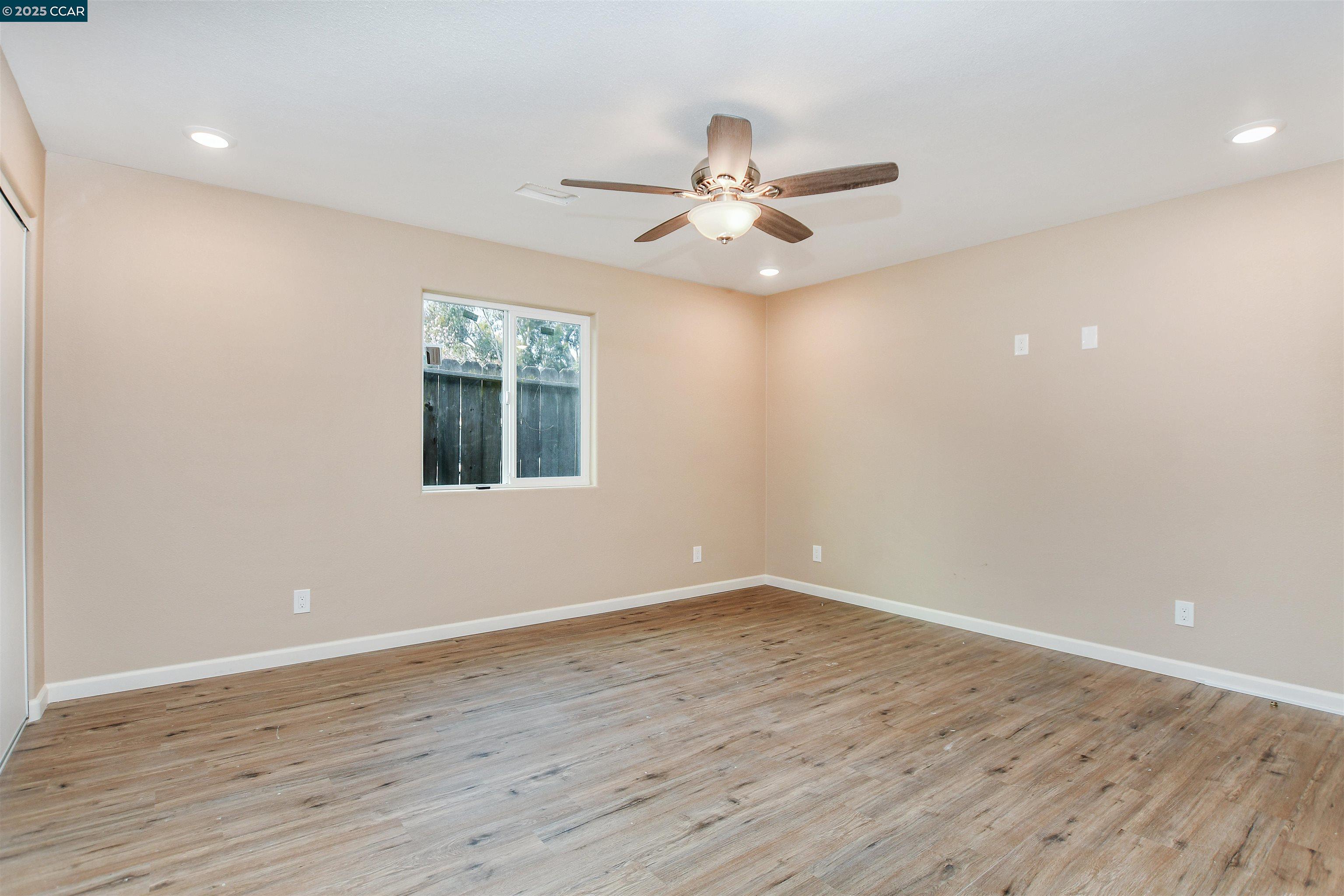 Detail Gallery Image 20 of 31 For 76 Cornwall St, Pittsburg,  CA 94565 - 4 Beds | 2 Baths