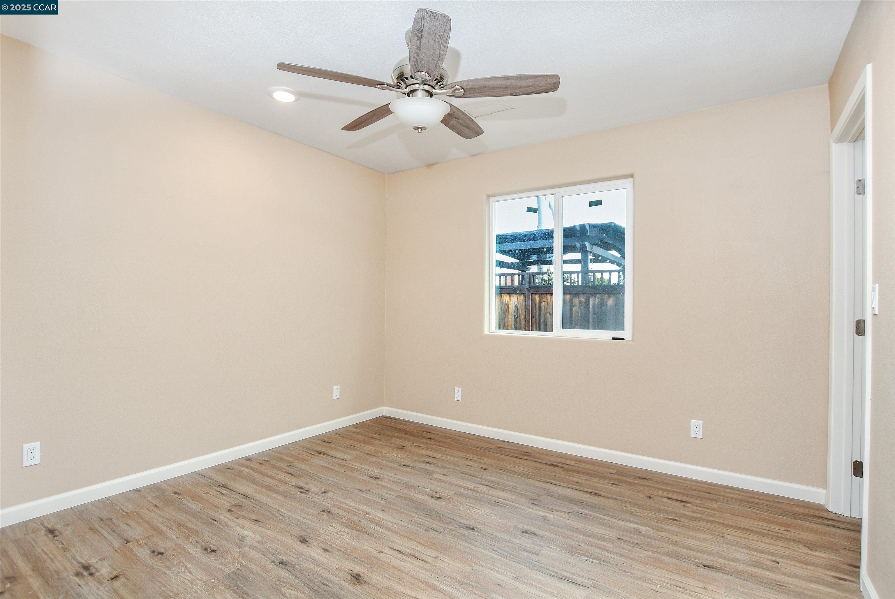 Detail Gallery Image 24 of 31 For 76 Cornwall St, Pittsburg,  CA 94565 - 4 Beds | 2 Baths