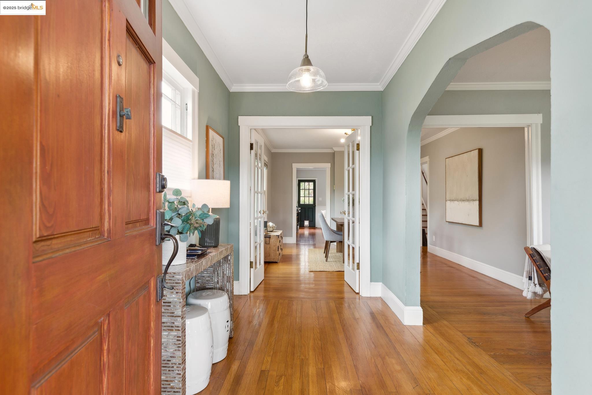 Detail Gallery Image 1 of 1 For 1405 Derby St, Berkeley,  CA 94702 - 2 Beds | 1 Baths