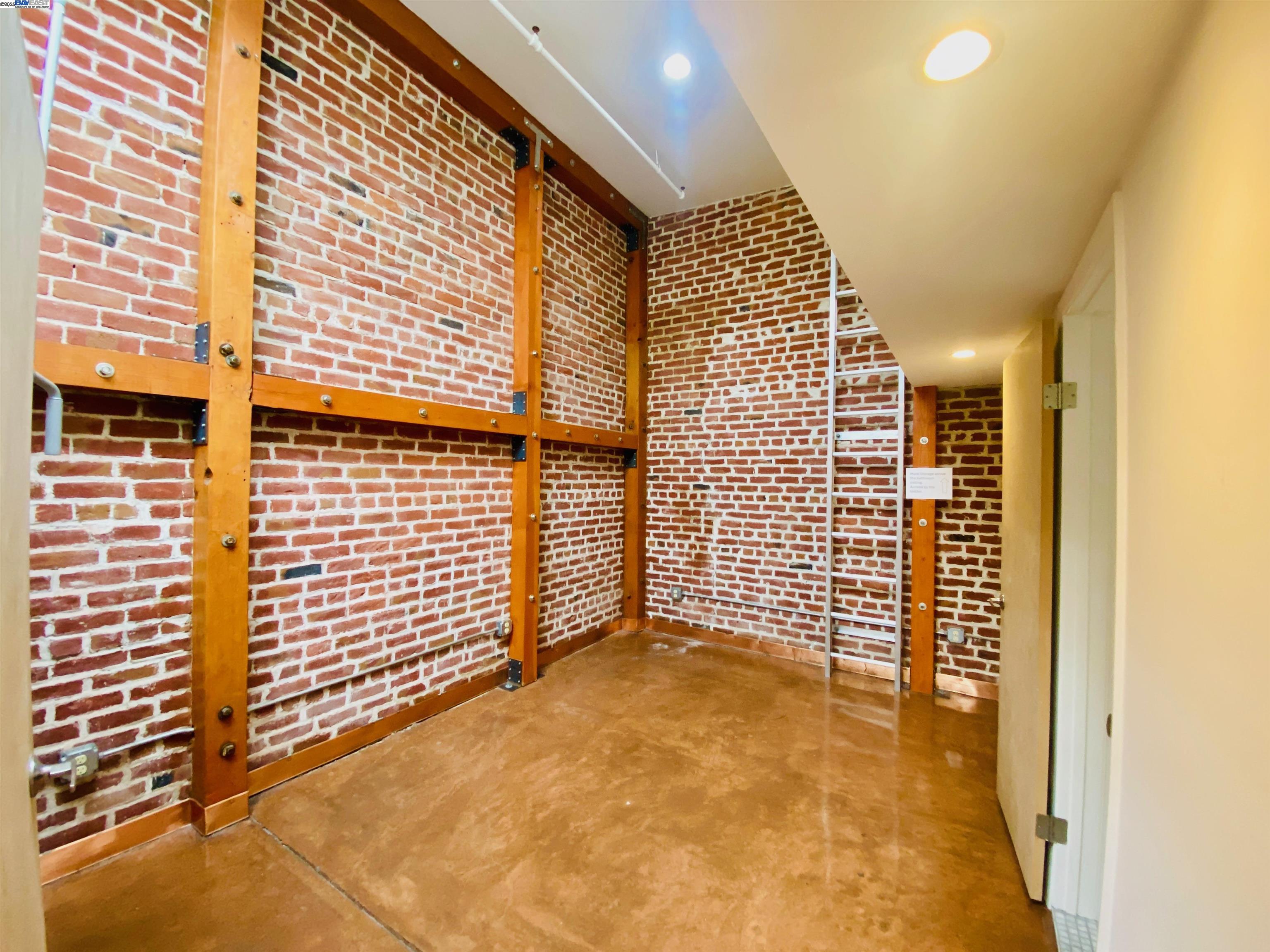1501 37th Ave # F1, Oakland, California 94601, 2 Bedrooms Bedrooms, 5 Rooms Rooms,1 BathroomBathrooms,Residential,For Sale,1501 37th Ave # F1,41093572