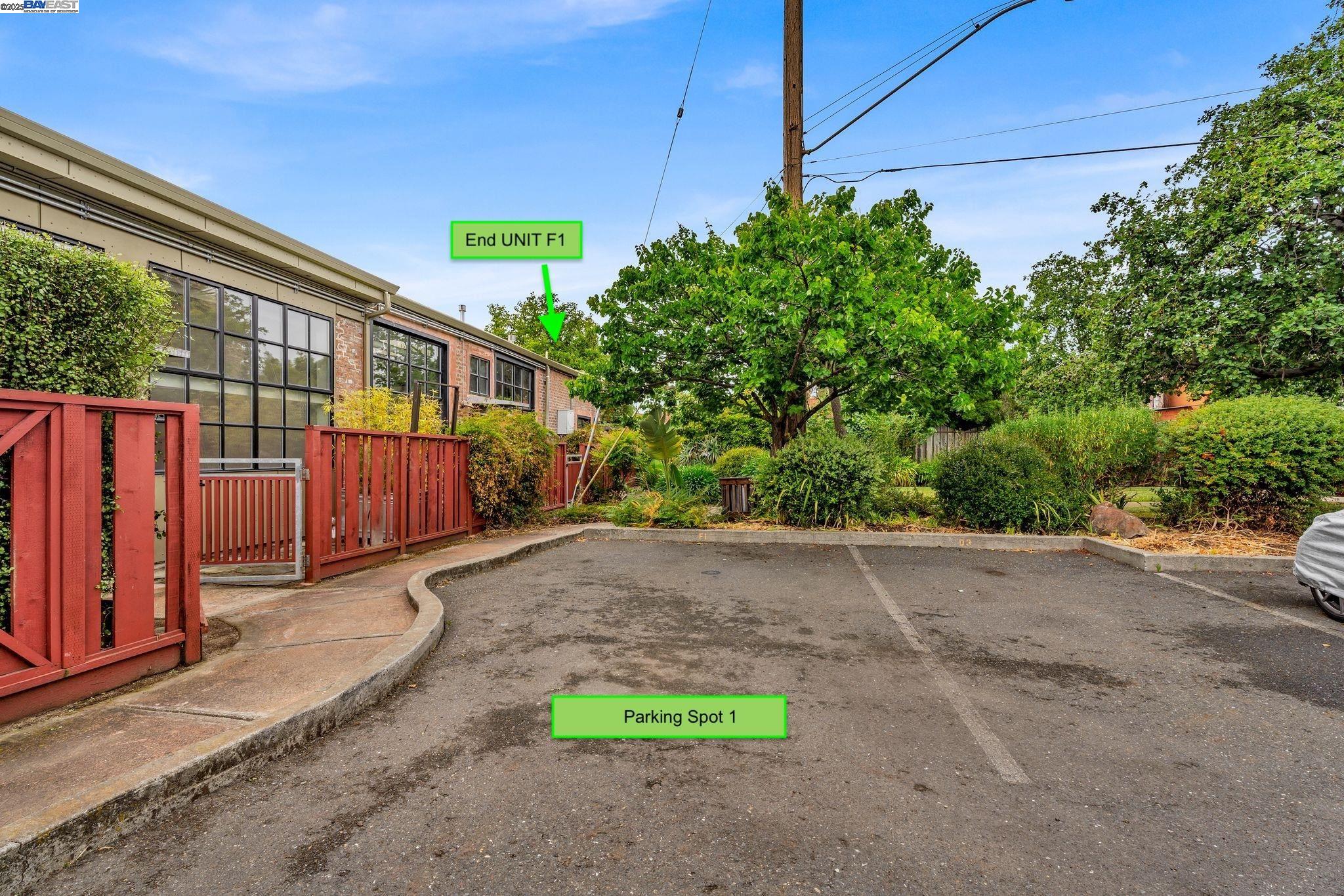 1501 37th Ave # F1, Oakland, California 94601, 2 Bedrooms Bedrooms, 5 Rooms Rooms,1 BathroomBathrooms,Residential,For Sale,1501 37th Ave # F1,41093572
