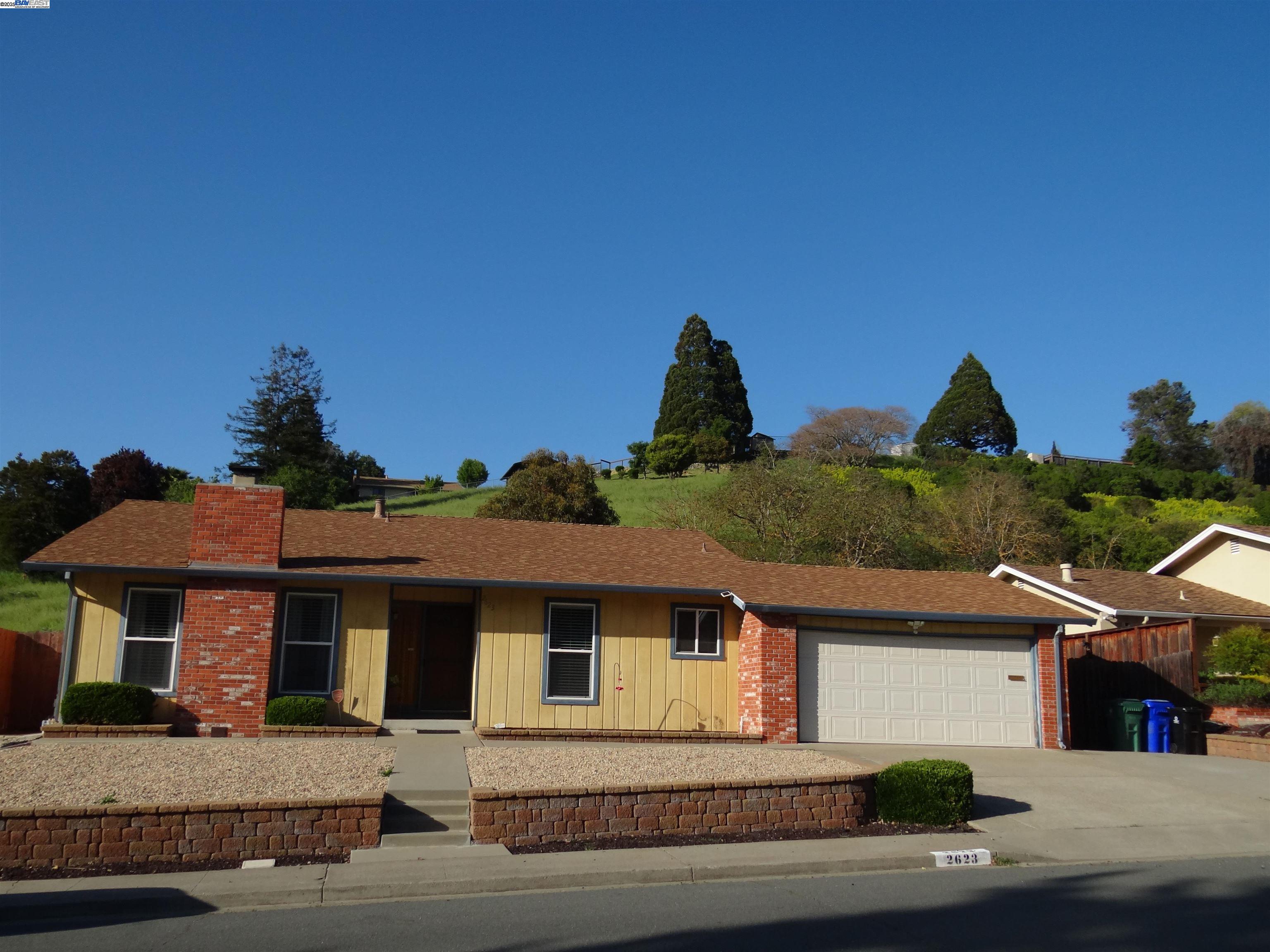 Detail Gallery Image 2 of 40 For 2623 Simas Ave, Pinole,  CA 94564 - 3 Beds | 2 Baths