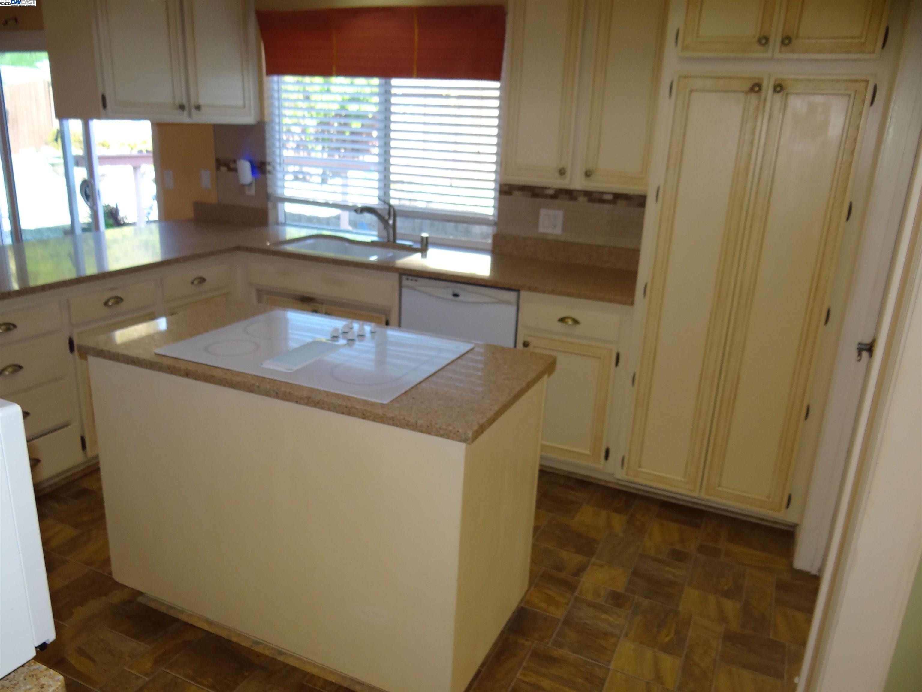Detail Gallery Image 11 of 40 For 2623 Simas Ave, Pinole,  CA 94564 - 3 Beds | 2 Baths