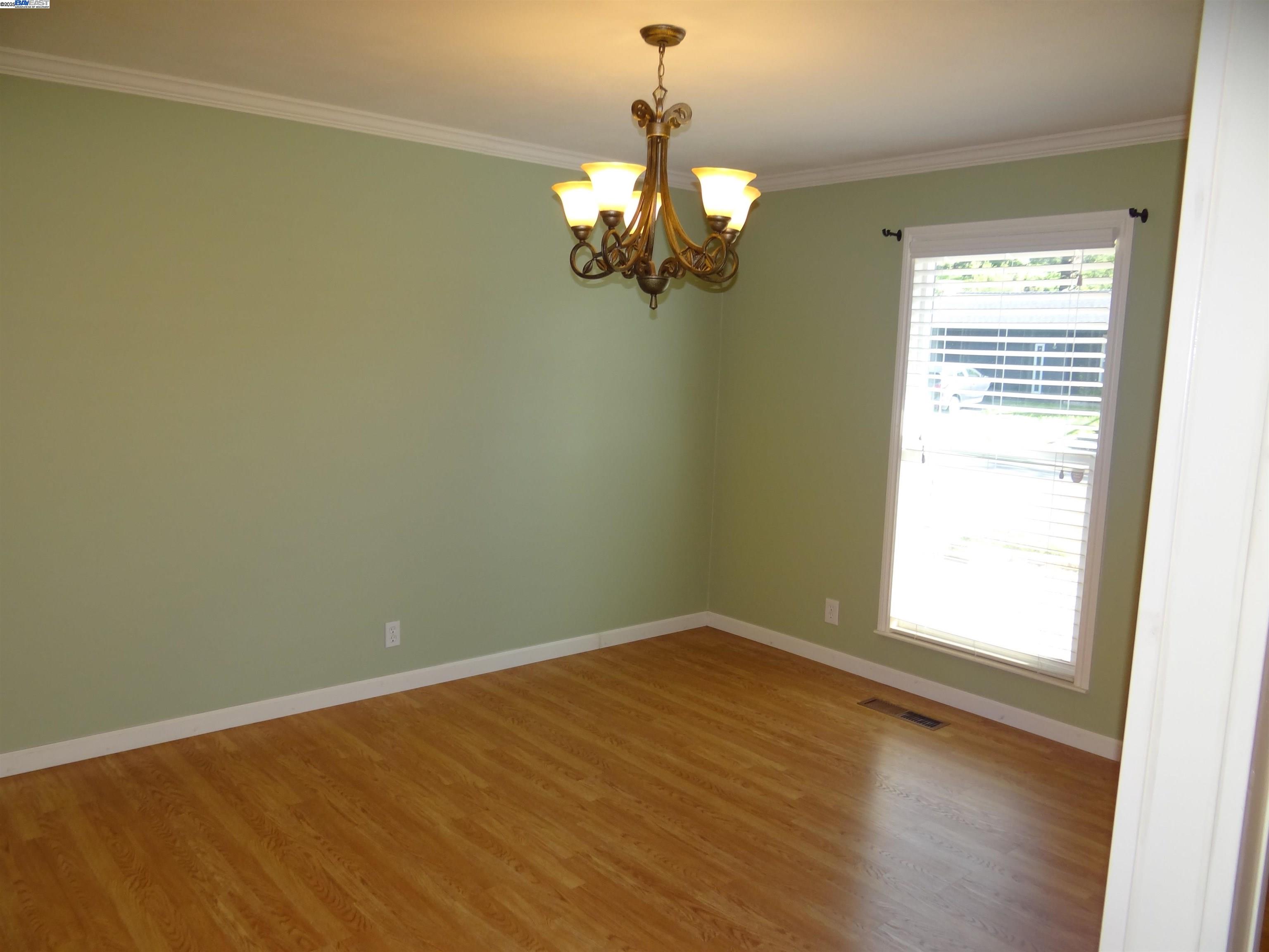 Detail Gallery Image 8 of 40 For 2623 Simas Ave, Pinole,  CA 94564 - 3 Beds | 2 Baths