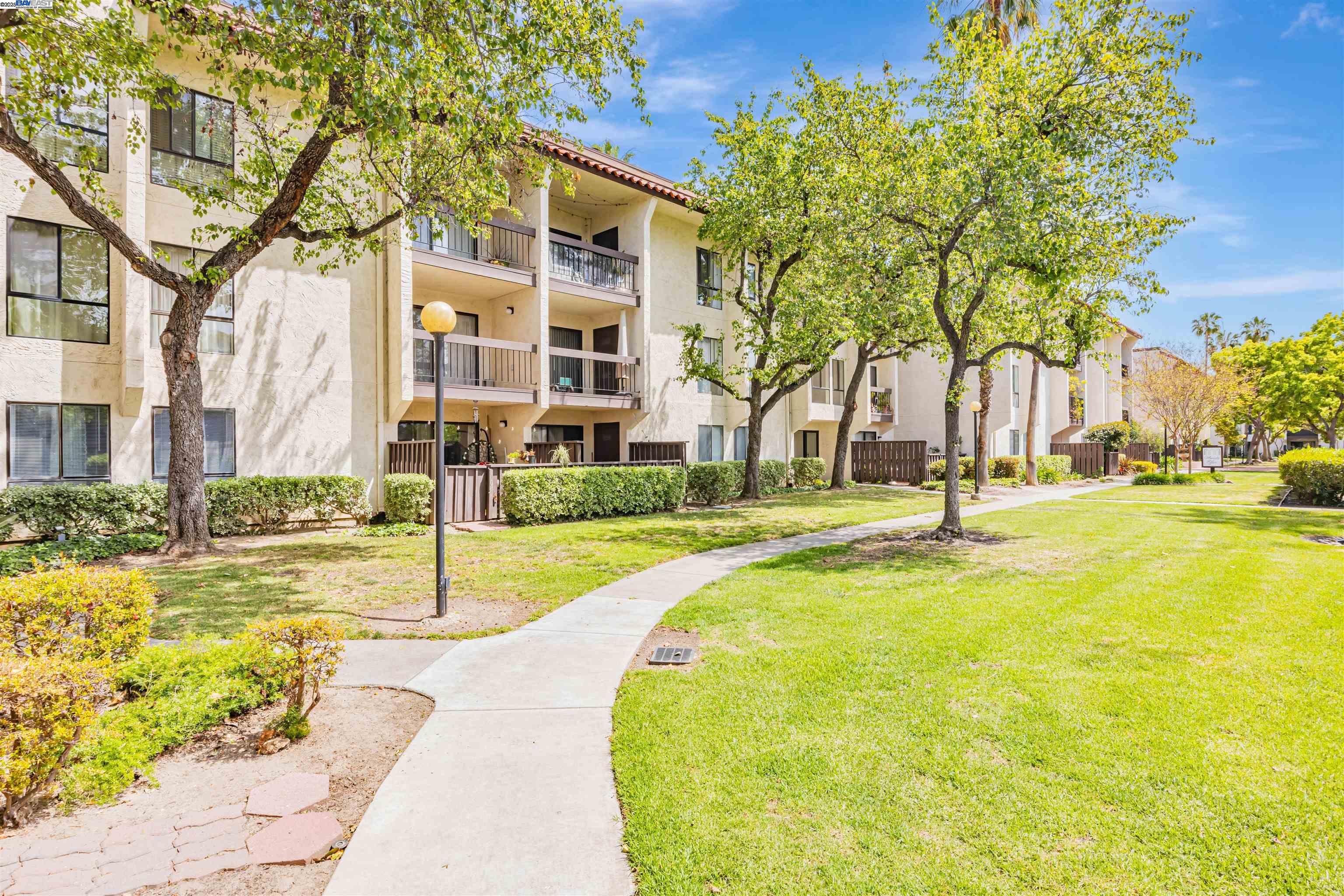 Photo #2: 41093575 Listing 