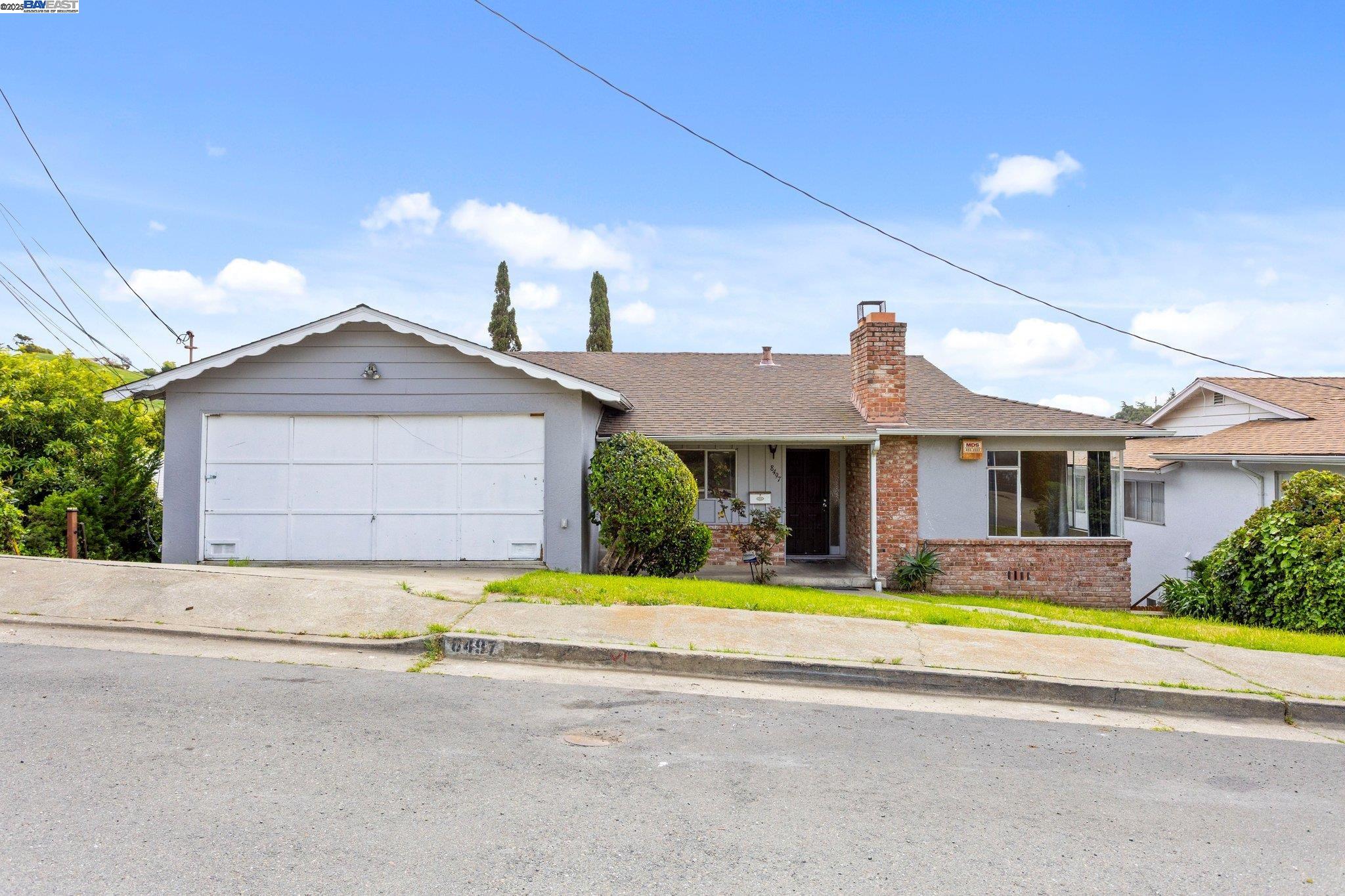 Detail Gallery Image 1 of 1 For 8497 Ney Avenue, Oakland,  CA 94605 - 4 Beds | 2/1 Baths