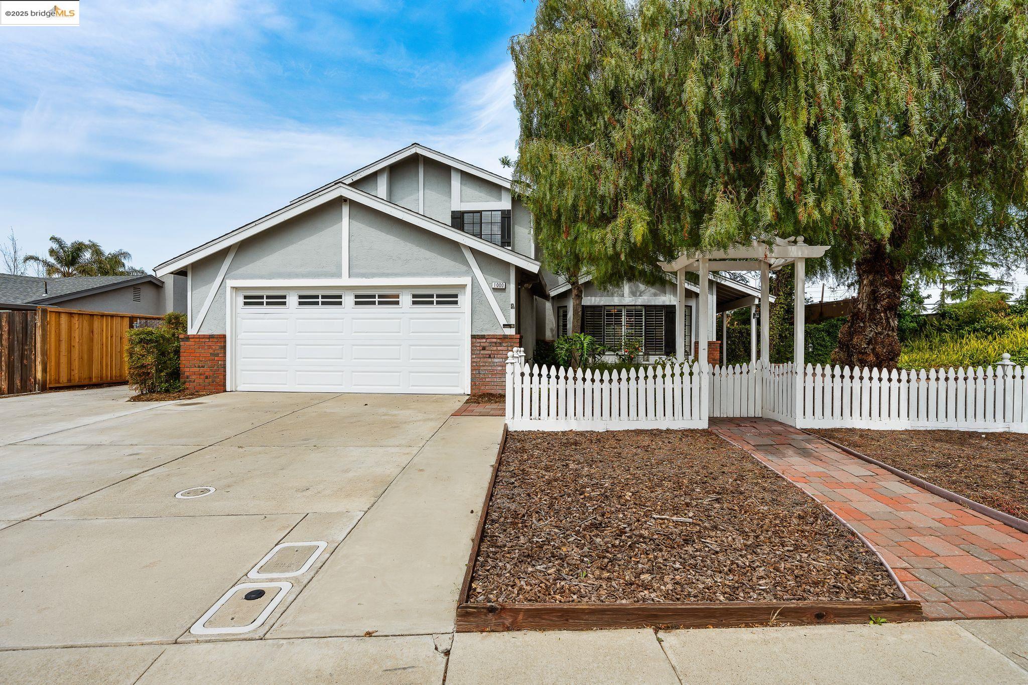 Detail Gallery Image 1 of 1 For 1000 Woodglen Dr, Oakley,  CA 94561 - 4 Beds | 3 Baths