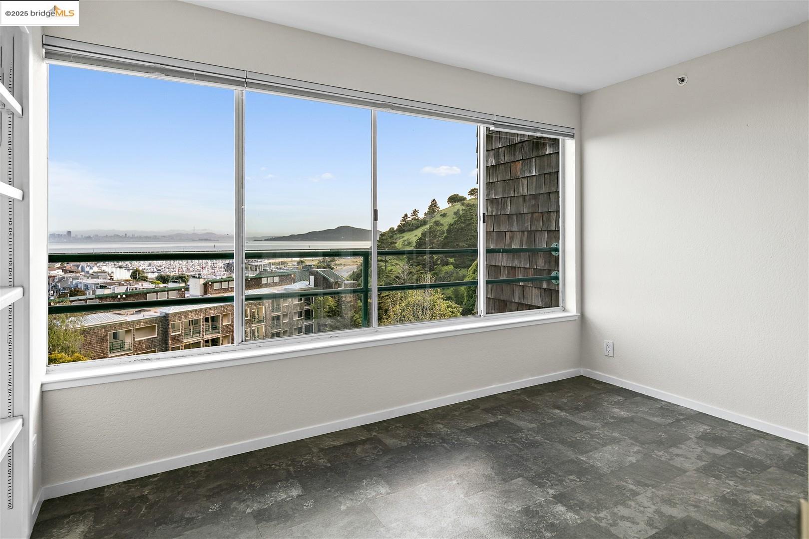 Detail Gallery Image 17 of 53 For 1301 Quarry Ct #303,  Richmond,  CA 94801 - 2 Beds | 2 Baths
