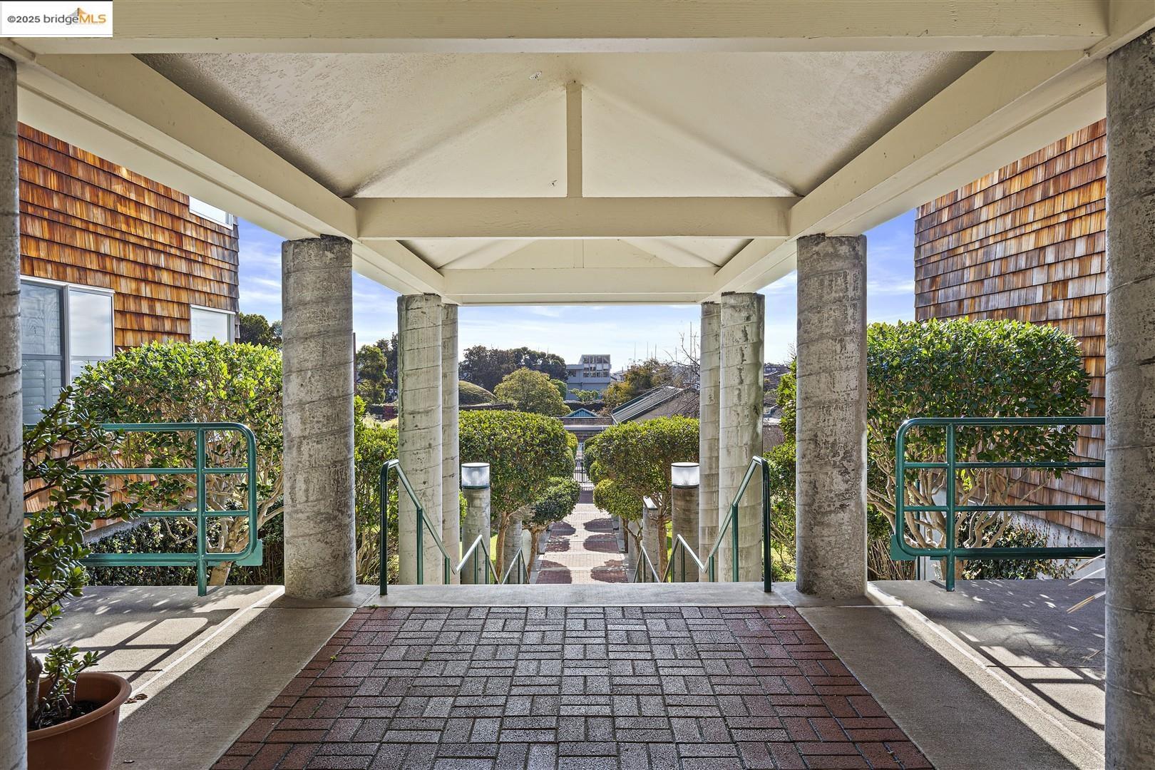 Detail Gallery Image 27 of 53 For 1301 Quarry Ct #303,  Richmond,  CA 94801 - 2 Beds | 2 Baths