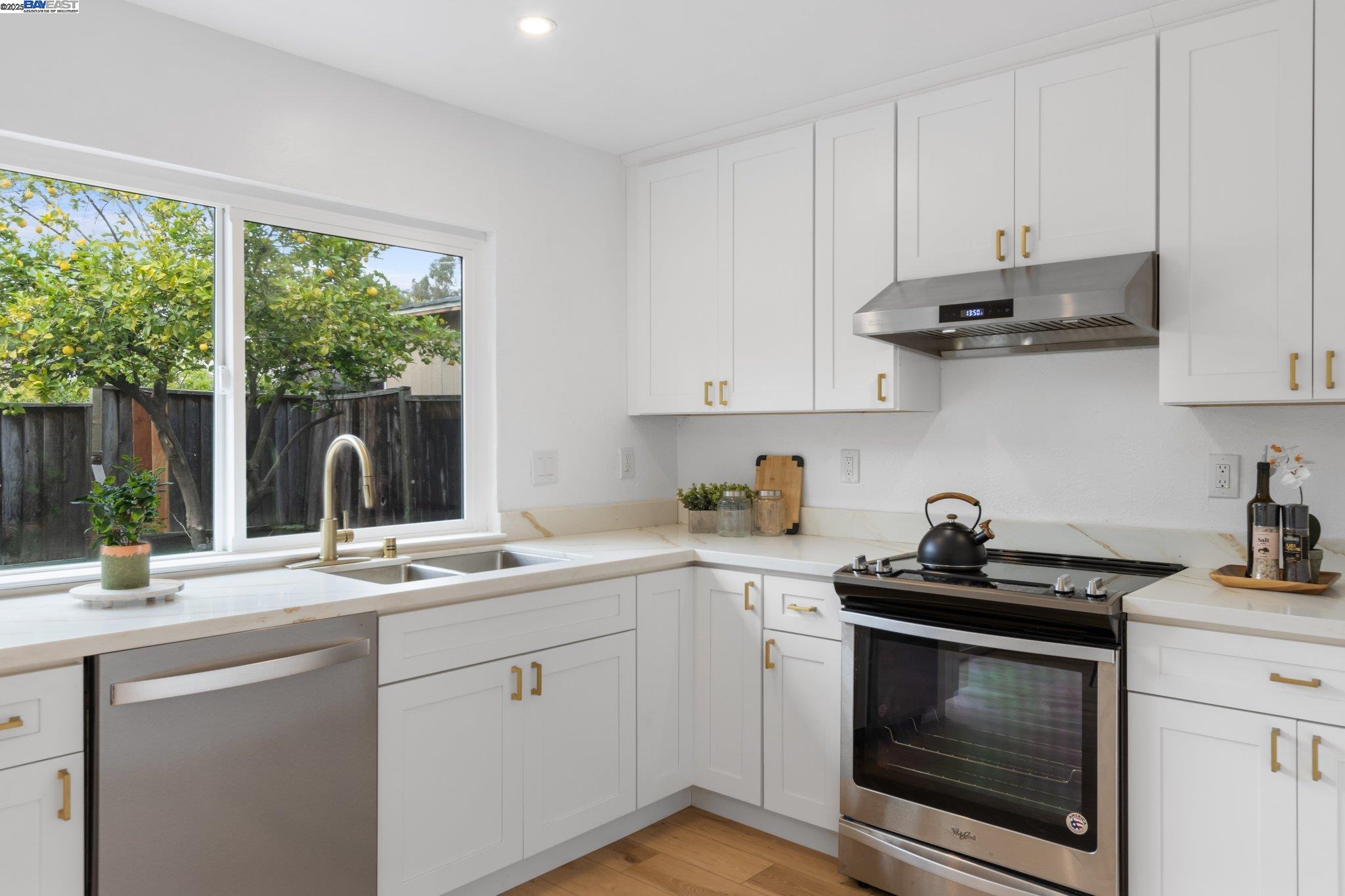 Detail Gallery Image 9 of 40 For 3161 Napa Dr, San Jose,  CA 95148 - 4 Beds | 2 Baths