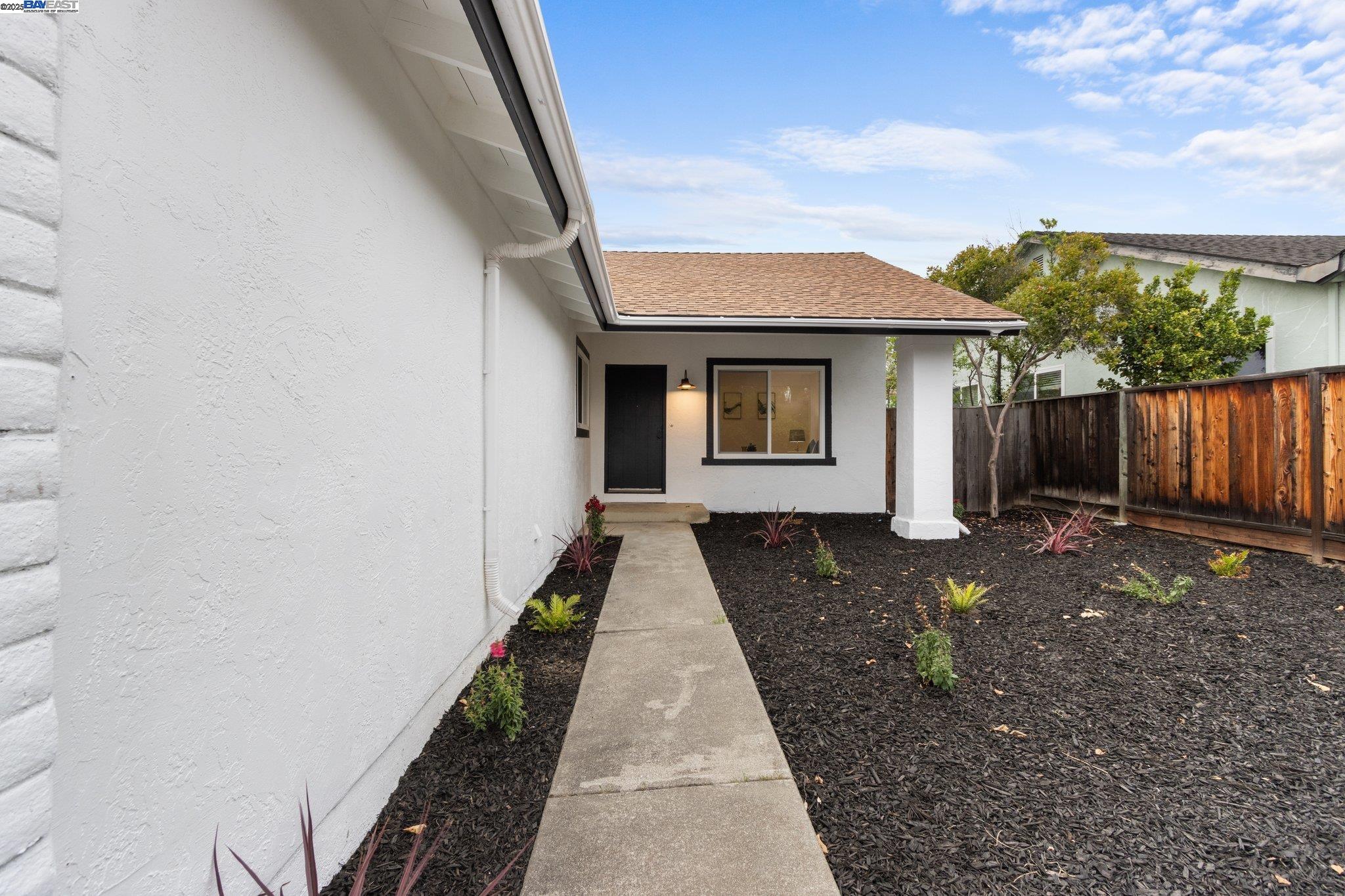Detail Gallery Image 2 of 40 For 3161 Napa Dr, San Jose,  CA 95148 - 4 Beds | 2 Baths