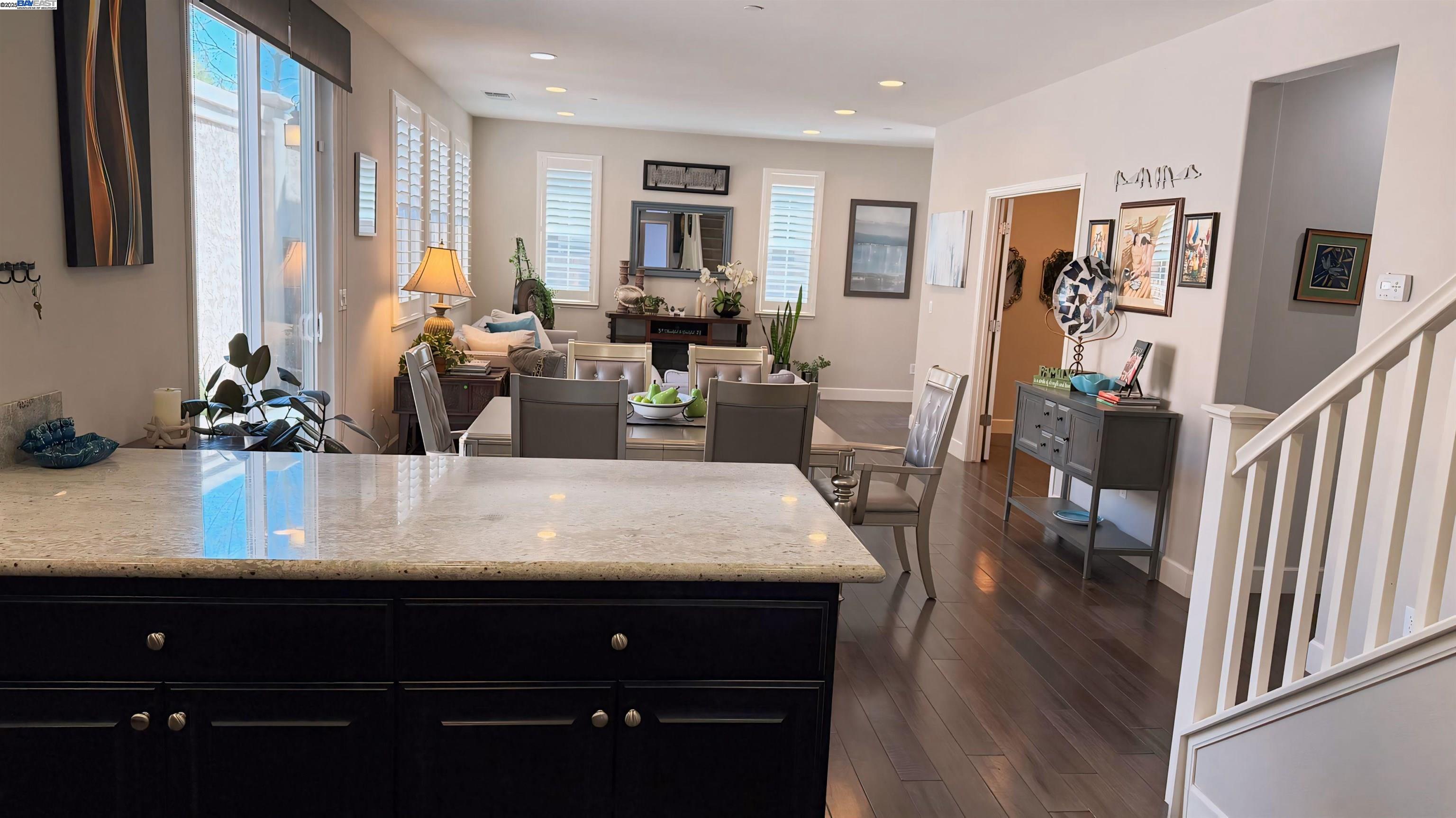 Detail Gallery Image 6 of 36 For 131 Lusitano Way, Gilroy,  CA 95020 - 4 Beds | 2/1 Baths