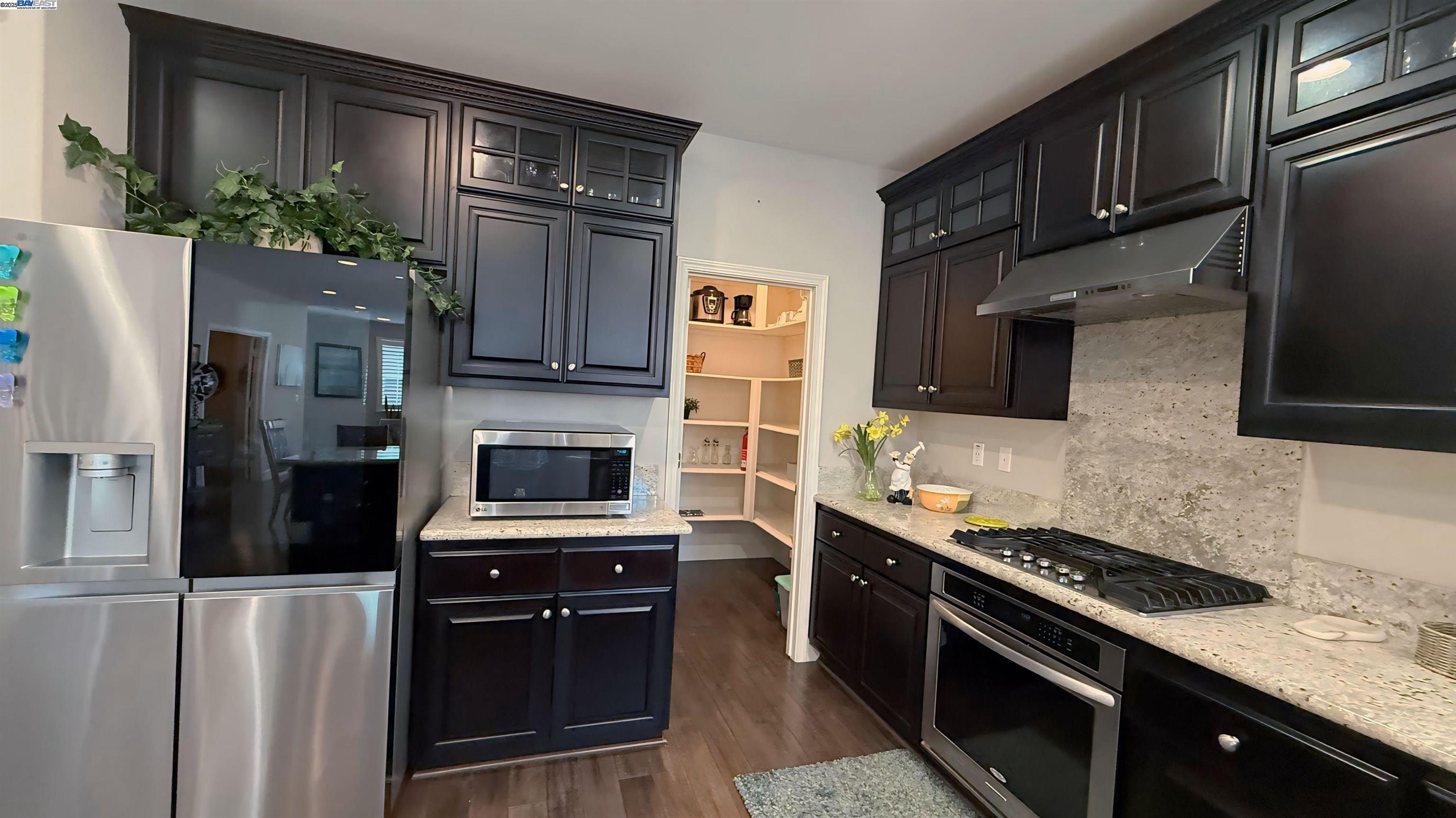 Detail Gallery Image 10 of 36 For 131 Lusitano Way, Gilroy,  CA 95020 - 4 Beds | 2/1 Baths