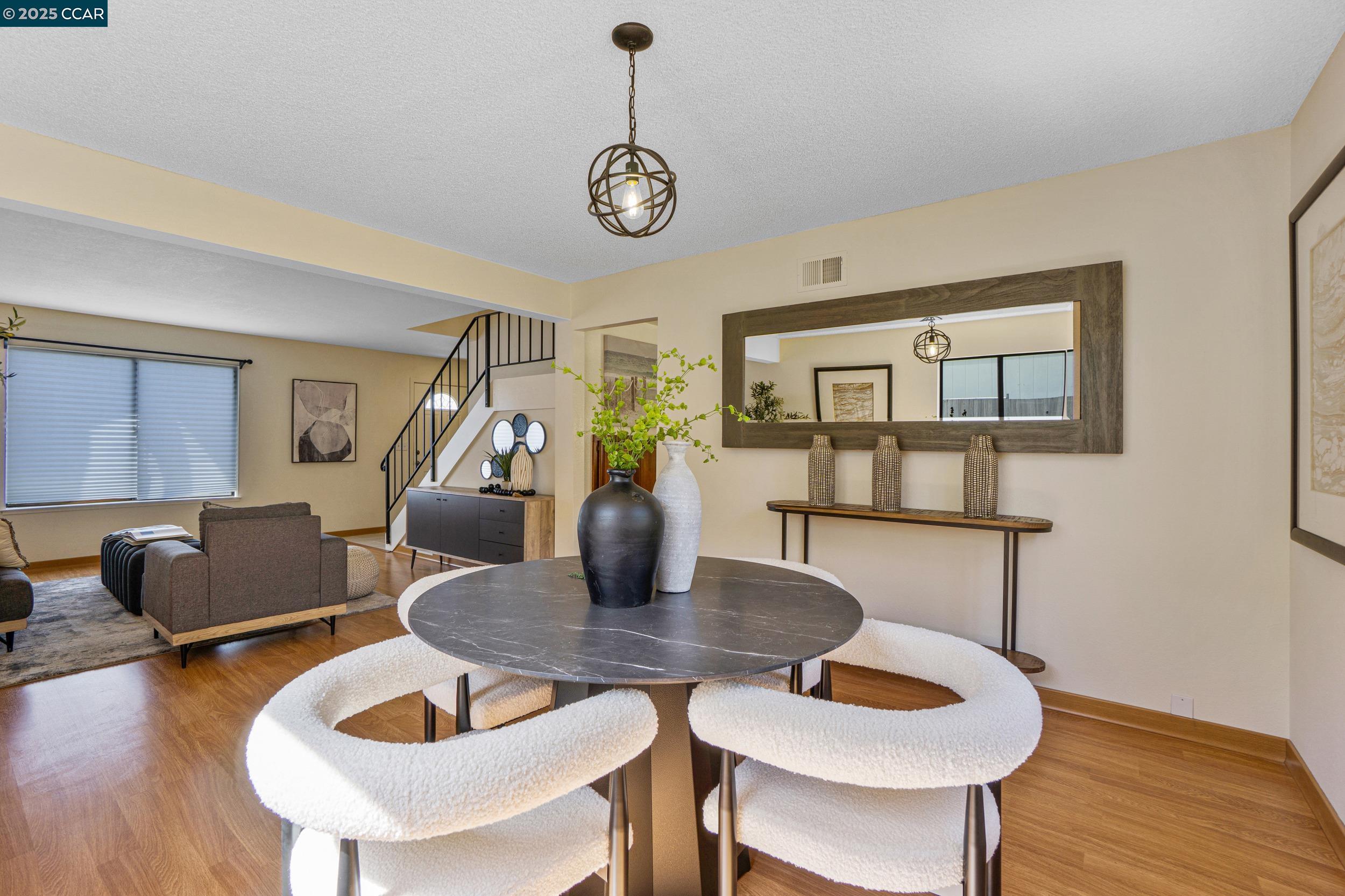 Detail Gallery Image 11 of 53 For 2163 Redwood Rd, Hercules,  CA 94547 - 4 Beds | 2/1 Baths