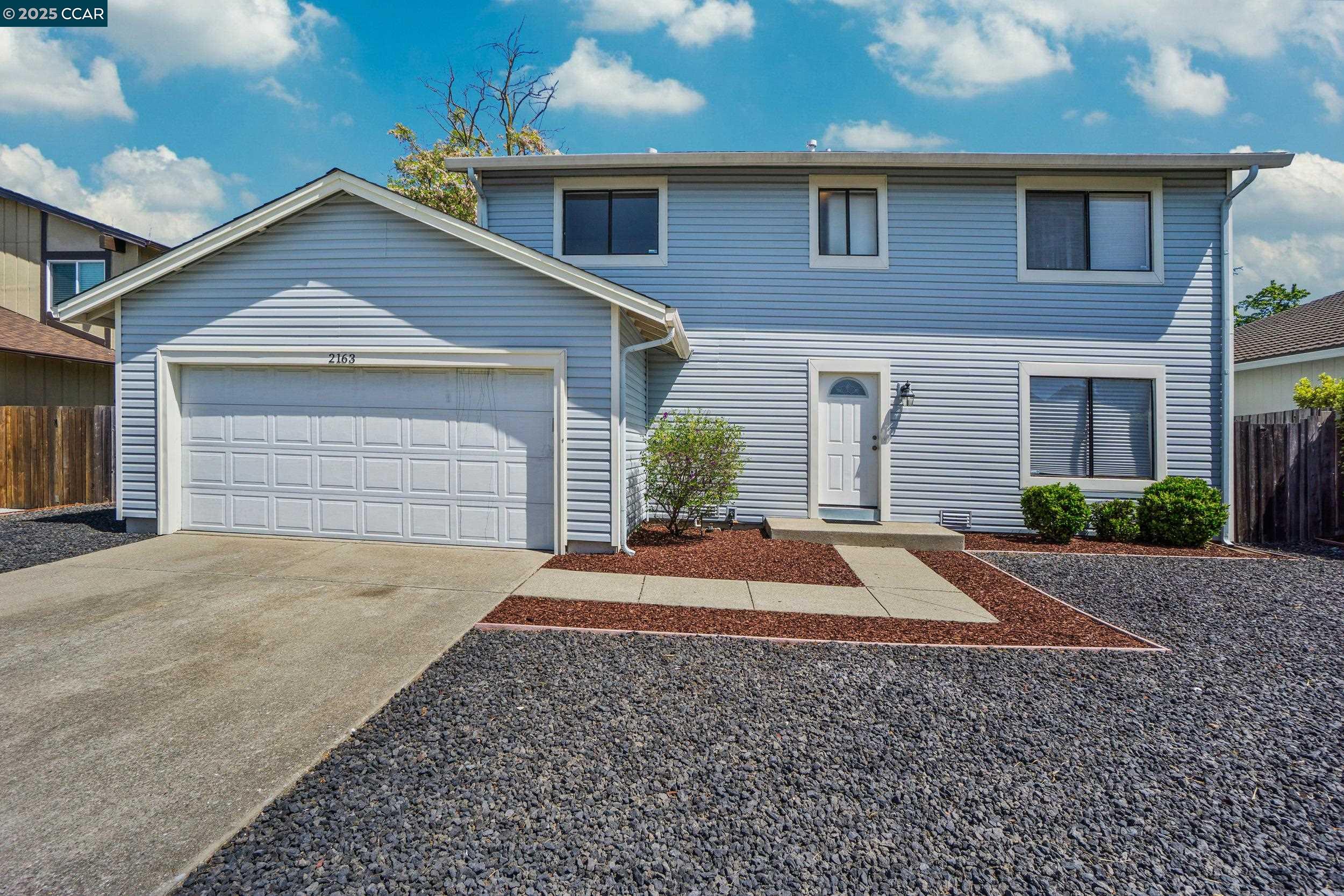 Detail Gallery Image 3 of 53 For 2163 Redwood Rd, Hercules,  CA 94547 - 4 Beds | 2/1 Baths