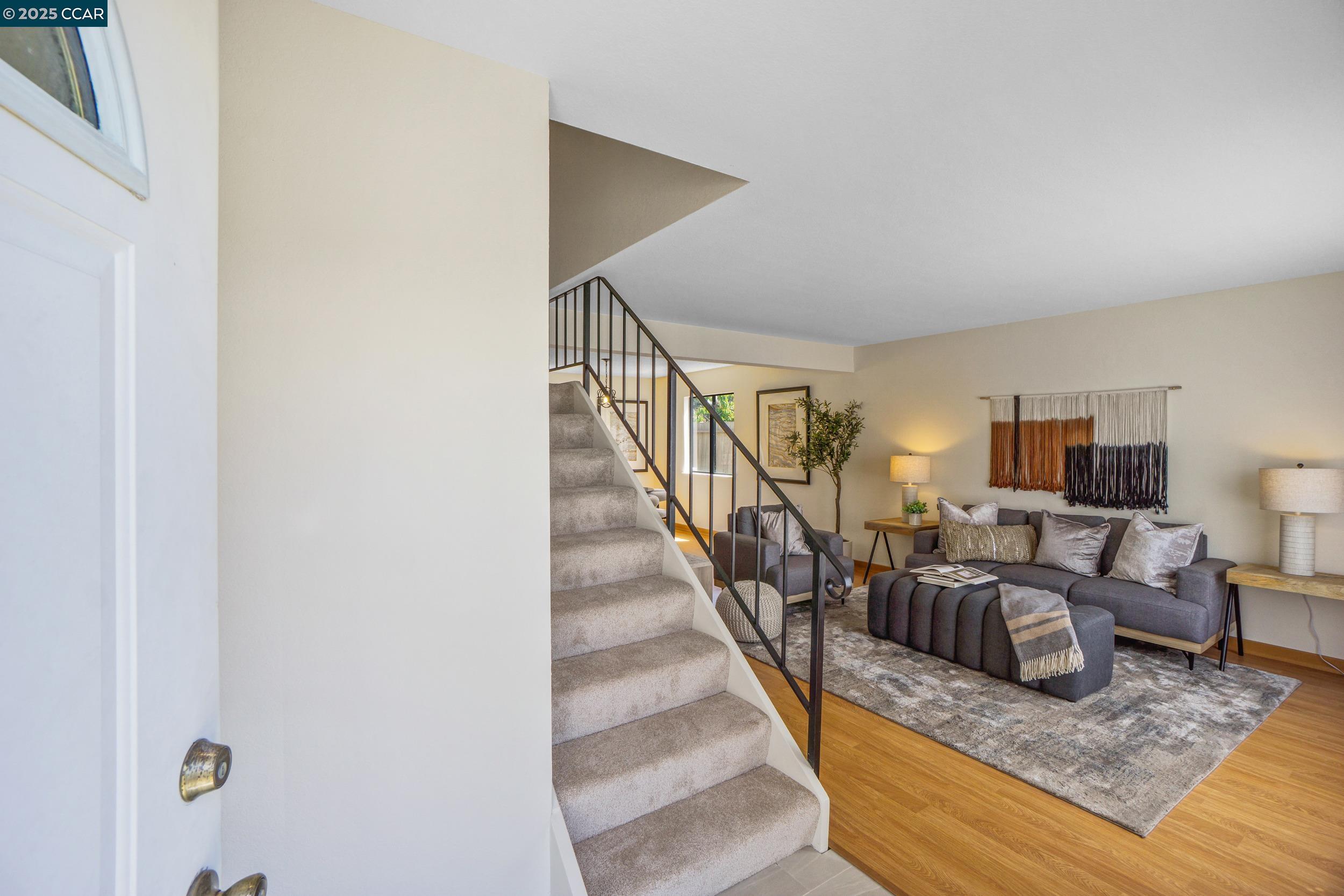 Detail Gallery Image 4 of 53 For 2163 Redwood Rd, Hercules,  CA 94547 - 4 Beds | 2/1 Baths