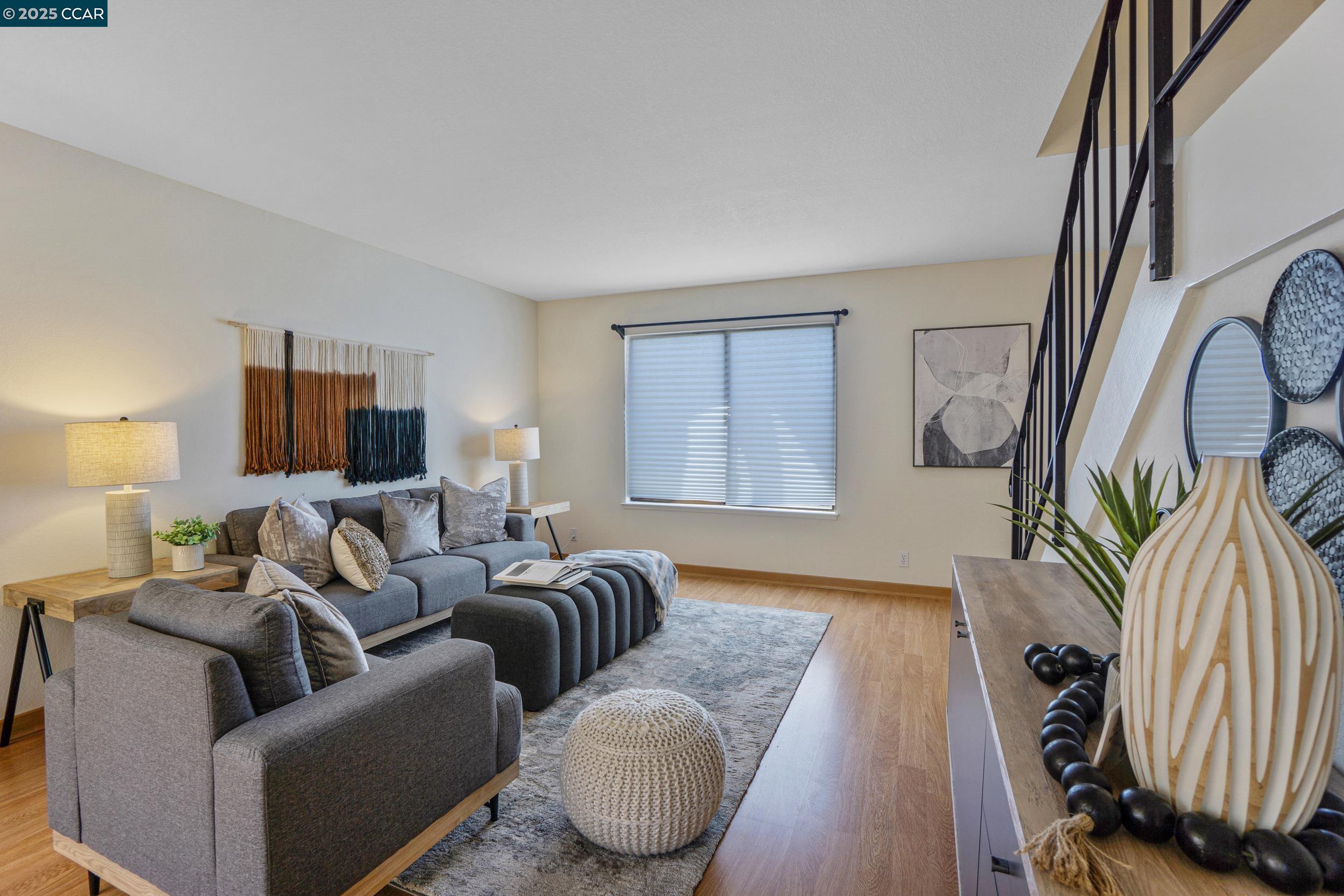 Detail Gallery Image 7 of 53 For 2163 Redwood Rd, Hercules,  CA 94547 - 4 Beds | 2/1 Baths