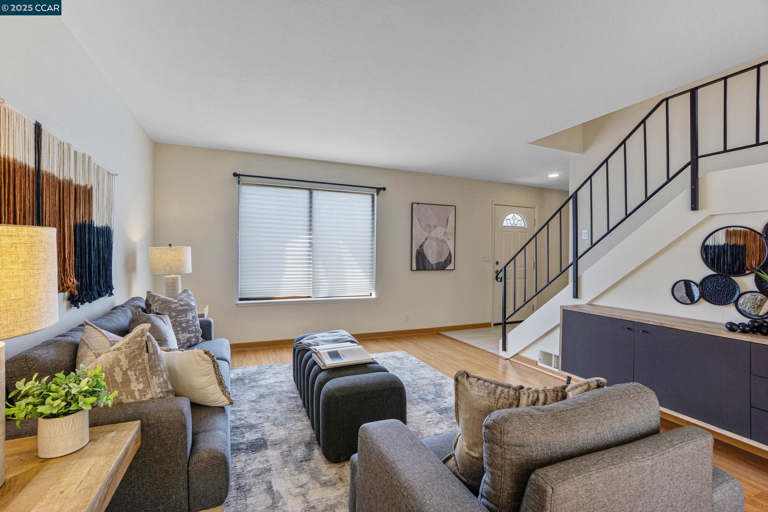 Detail Gallery Image 8 of 53 For 2163 Redwood Rd, Hercules,  CA 94547 - 4 Beds | 2/1 Baths