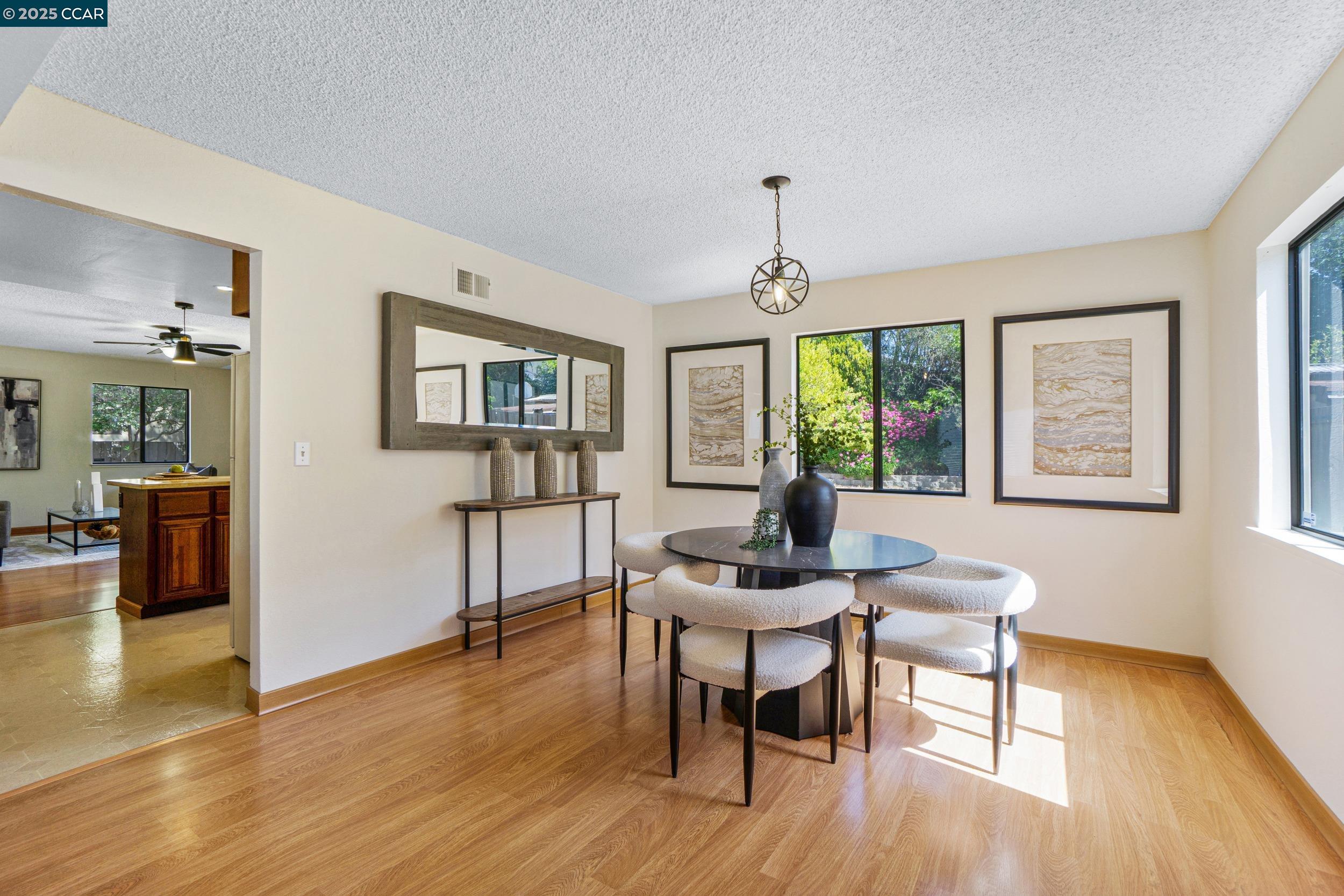 Detail Gallery Image 9 of 53 For 2163 Redwood Rd, Hercules,  CA 94547 - 4 Beds | 2/1 Baths