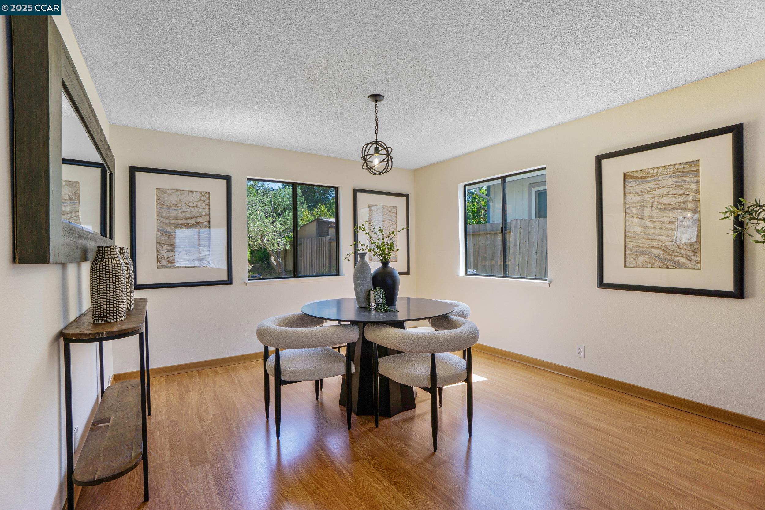 Detail Gallery Image 10 of 53 For 2163 Redwood Rd, Hercules,  CA 94547 - 4 Beds | 2/1 Baths