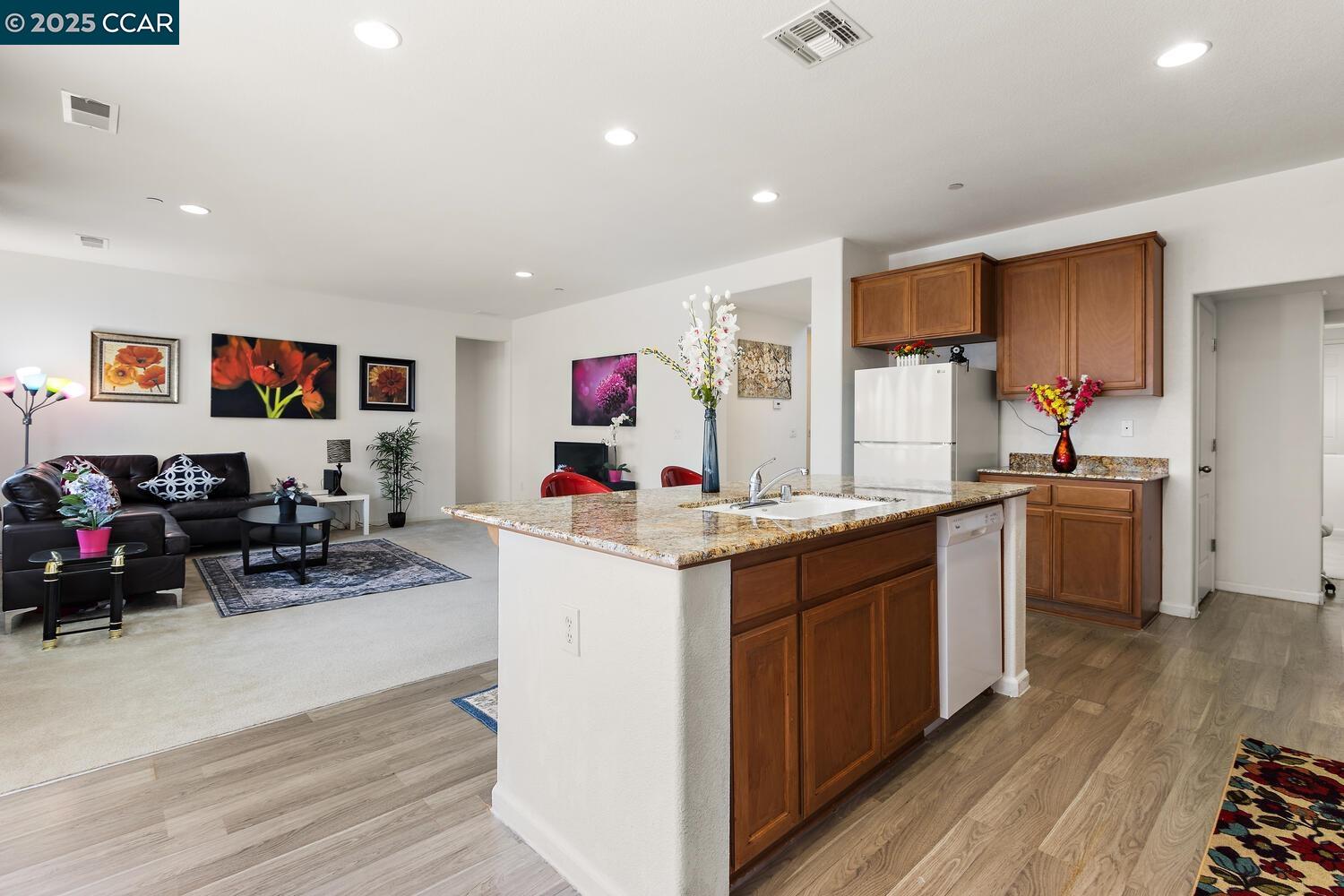 Detail Gallery Image 15 of 43 For 2991 Serra Ct, Antioch,  CA 94509 - 5 Beds | 3/1 Baths