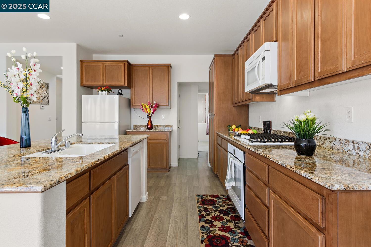 Detail Gallery Image 16 of 43 For 2991 Serra Ct, Antioch,  CA 94509 - 5 Beds | 3/1 Baths