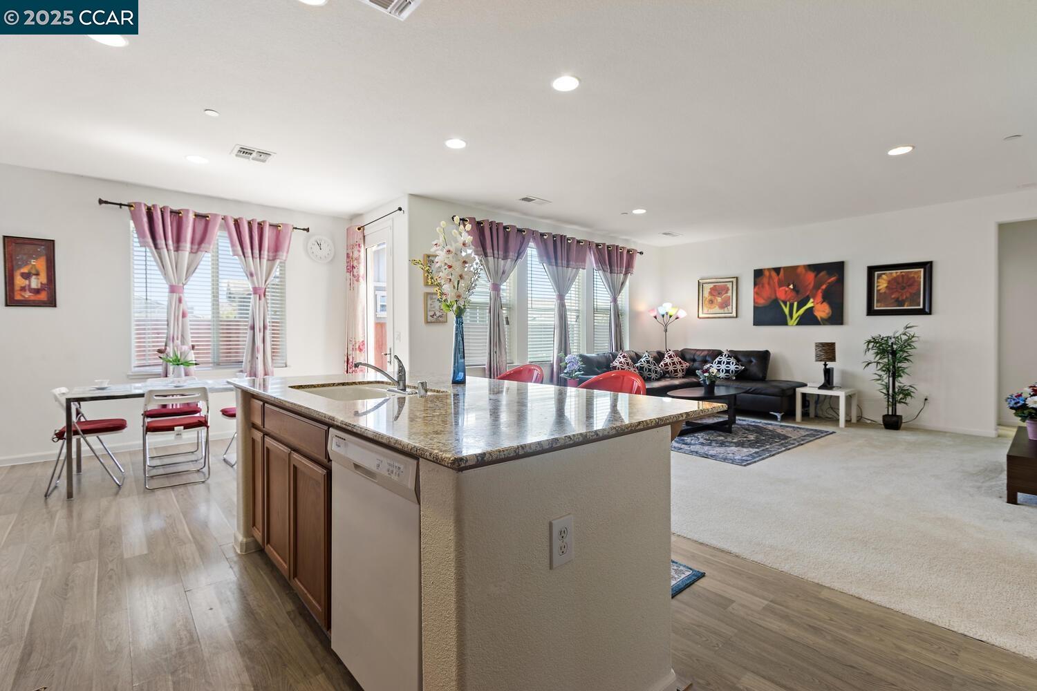 Detail Gallery Image 18 of 43 For 2991 Serra Ct, Antioch,  CA 94509 - 5 Beds | 3/1 Baths
