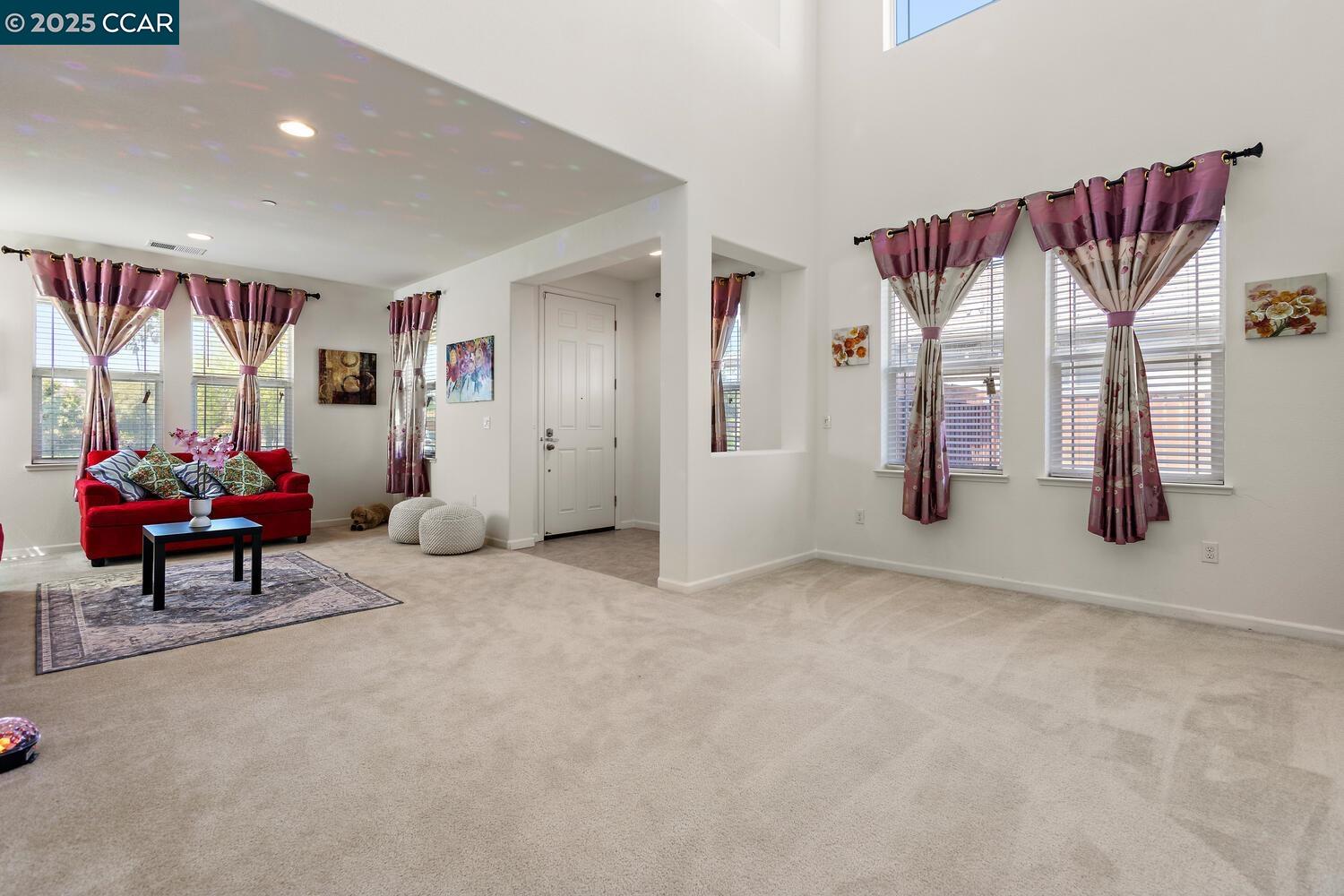 Detail Gallery Image 10 of 43 For 2991 Serra Ct, Antioch,  CA 94509 - 5 Beds | 3/1 Baths