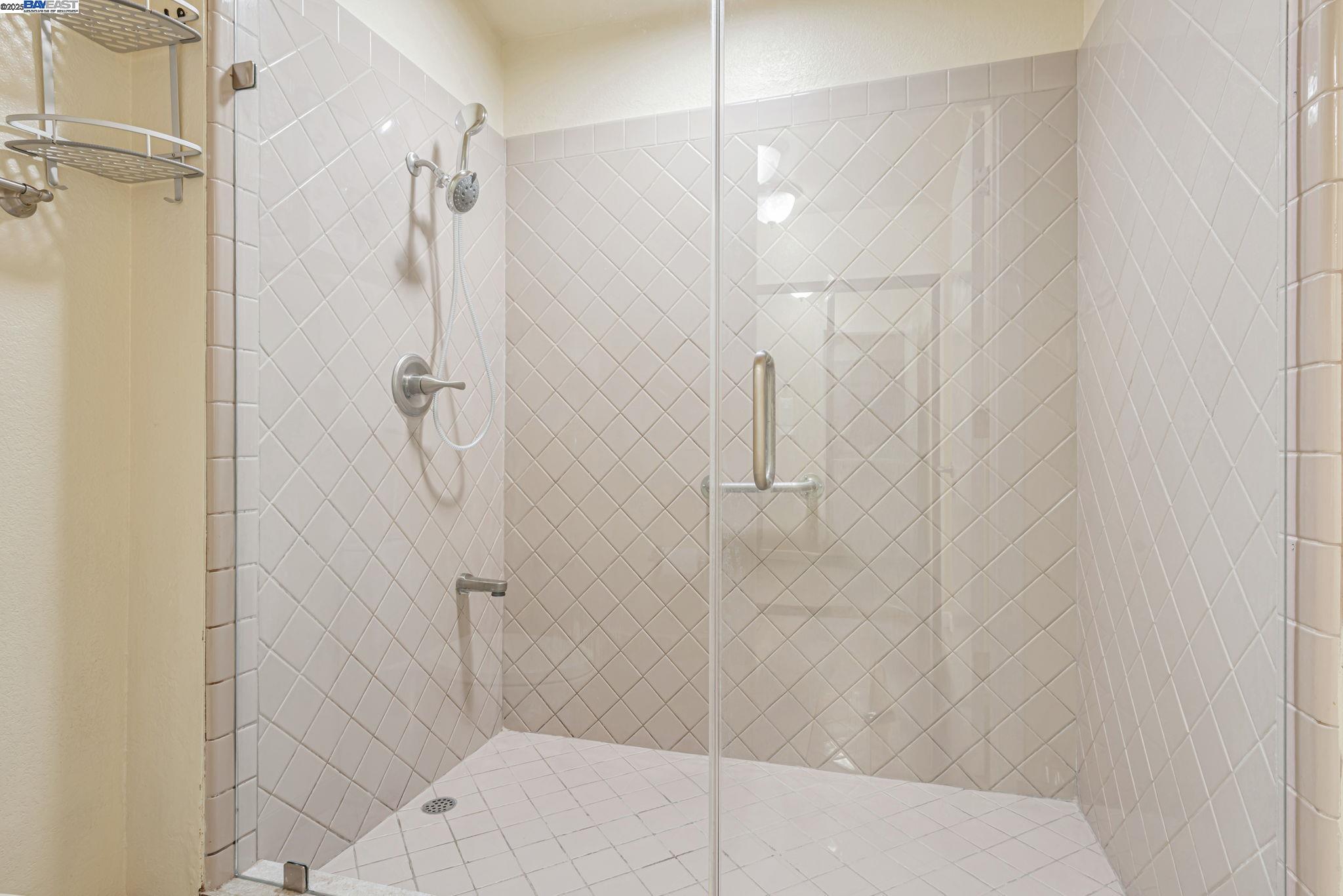 Photo #33: 41093611 Listing: Photo #33