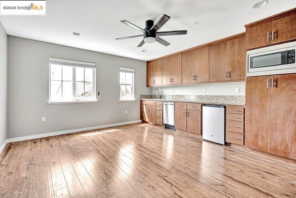 Detail Gallery Image 15 of 43 For 18568 Admiral Way, Lathrop,  CA 95330 - 4 Beds | 4 Baths