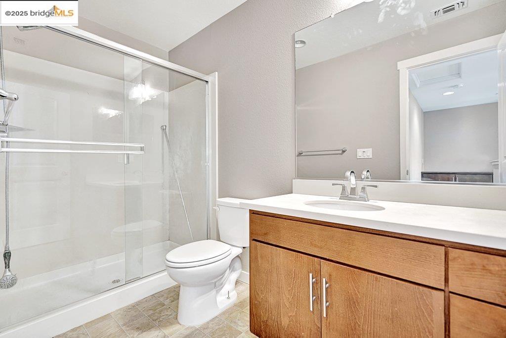 Detail Gallery Image 19 of 43 For 18568 Admiral Way, Lathrop,  CA 95330 - 4 Beds | 4 Baths