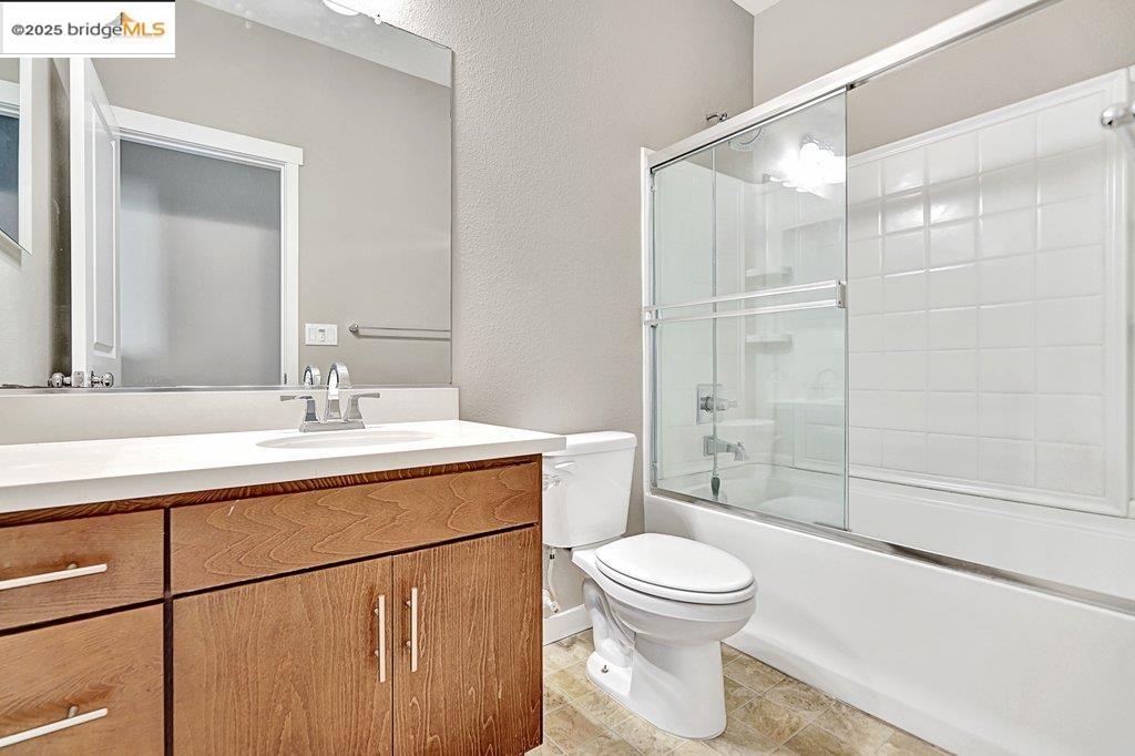 Detail Gallery Image 21 of 43 For 18568 Admiral Way, Lathrop,  CA 95330 - 4 Beds | 4 Baths