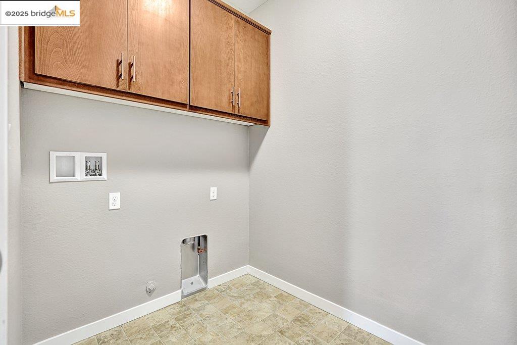 Detail Gallery Image 22 of 43 For 18568 Admiral Way, Lathrop,  CA 95330 - 4 Beds | 4 Baths