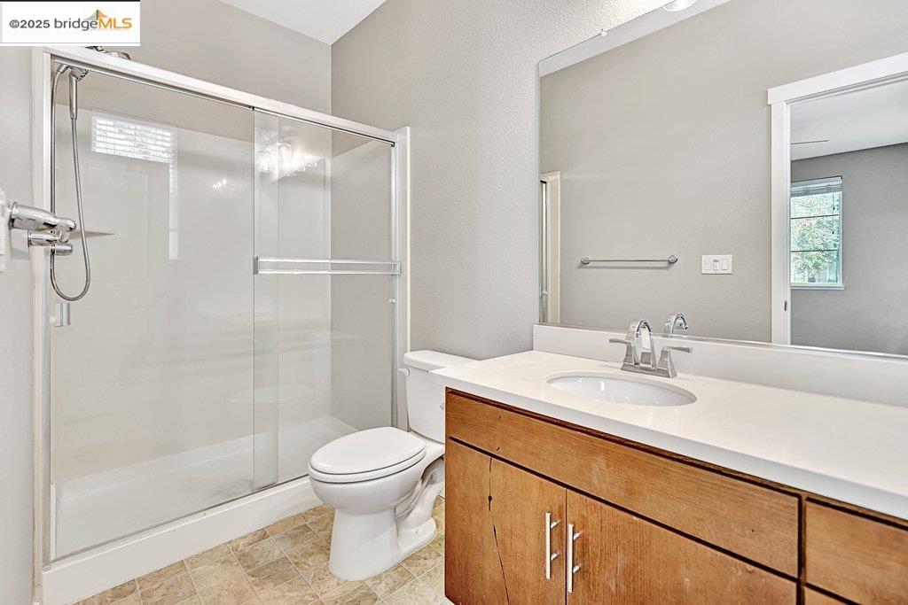Detail Gallery Image 24 of 43 For 18568 Admiral Way, Lathrop,  CA 95330 - 4 Beds | 4 Baths