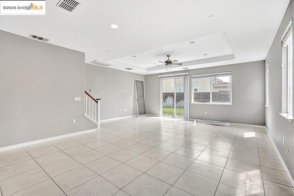 Detail Gallery Image 8 of 43 For 18568 Admiral Way, Lathrop,  CA 95330 - 4 Beds | 4 Baths