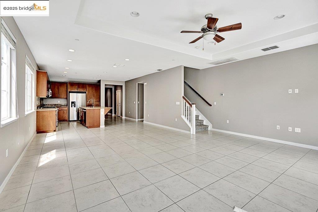 Detail Gallery Image 10 of 43 For 18568 Admiral Way, Lathrop,  CA 95330 - 4 Beds | 4 Baths