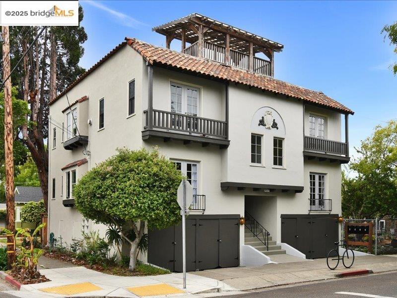 Detail Gallery Image 2 of 50 For 463 61st St, Oakland,  CA 94609 - – Beds | – Baths