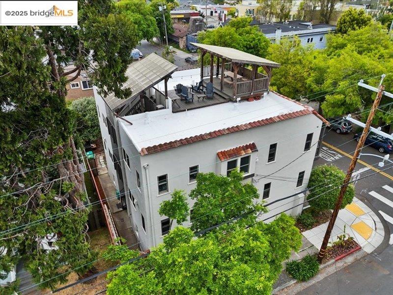 Detail Gallery Image 12 of 50 For 463 61st St, Oakland,  CA 94609 - – Beds | – Baths