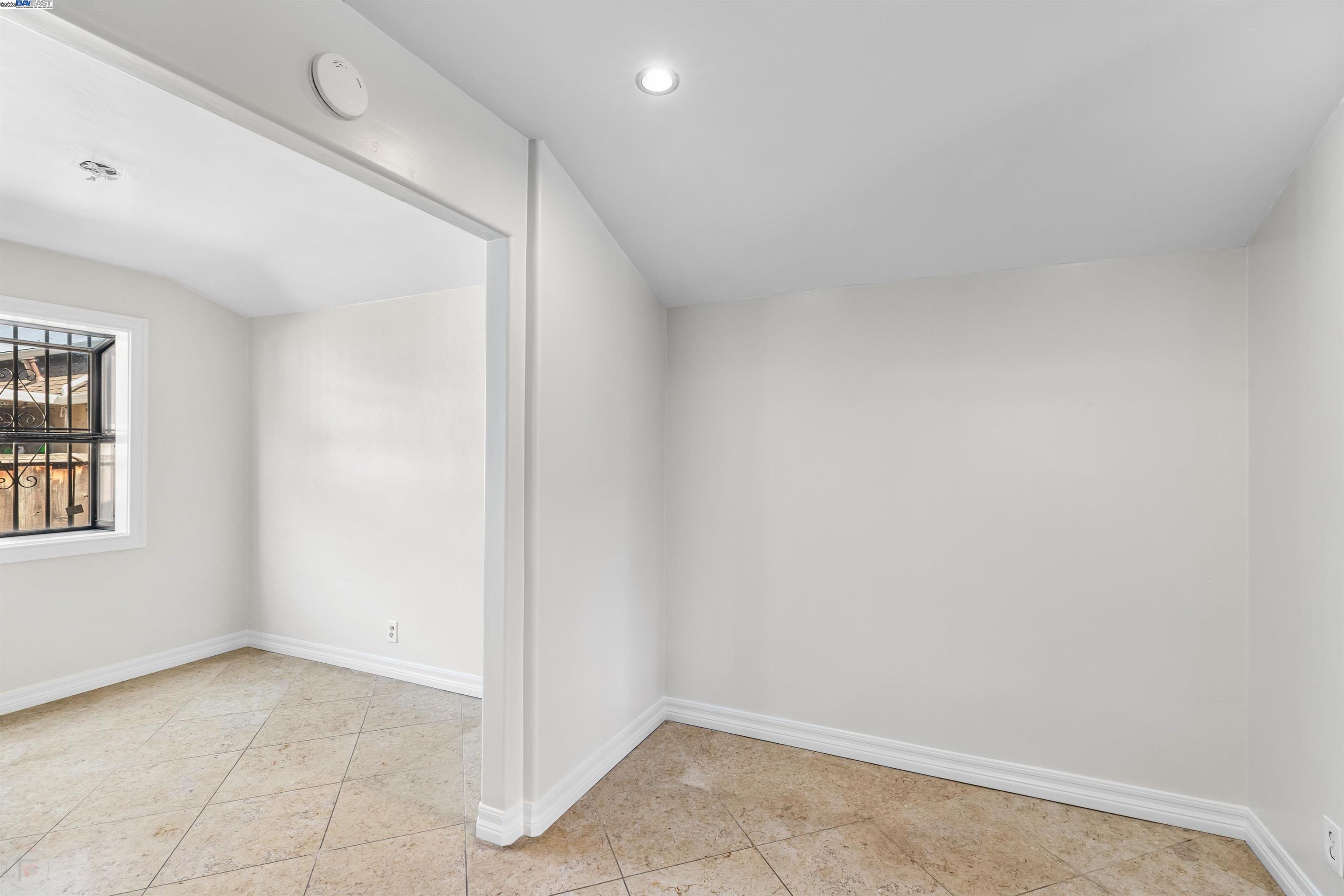 Detail Gallery Image 19 of 60 For 2141 E San Antonio St, San Jose,  CA 95116 - 3 Beds | 2 Baths