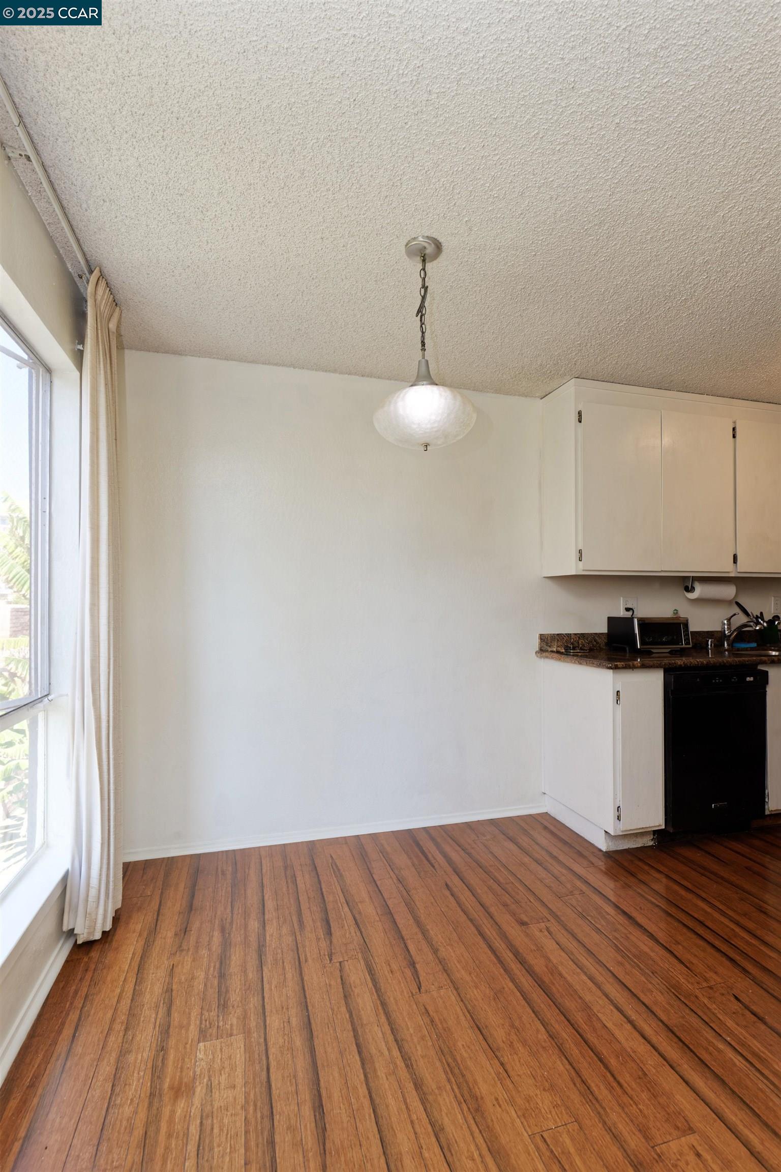 Photo #11: 41093637 Listing: Photo #11