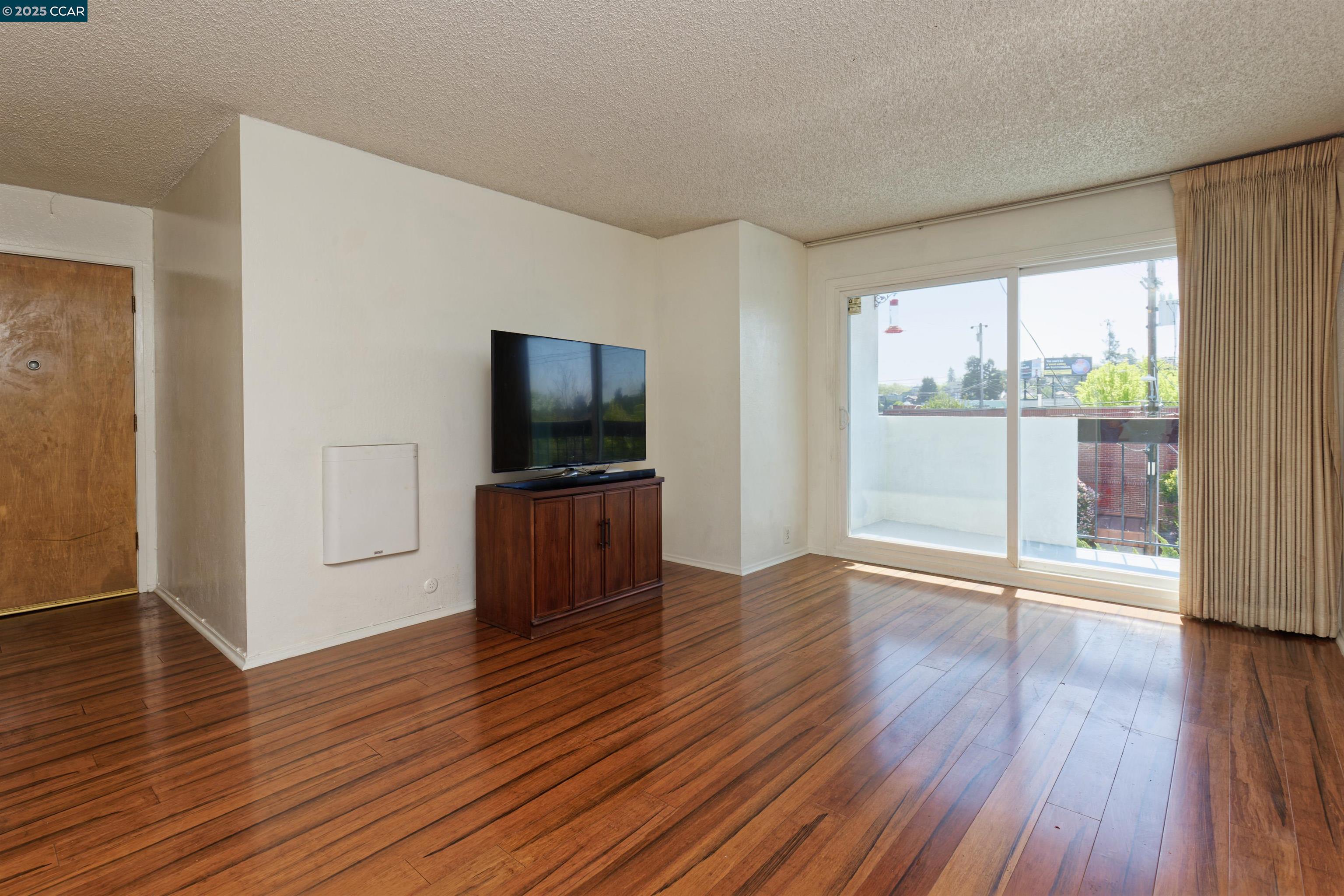 Photo #5: 41093637 Listing: Photo #5