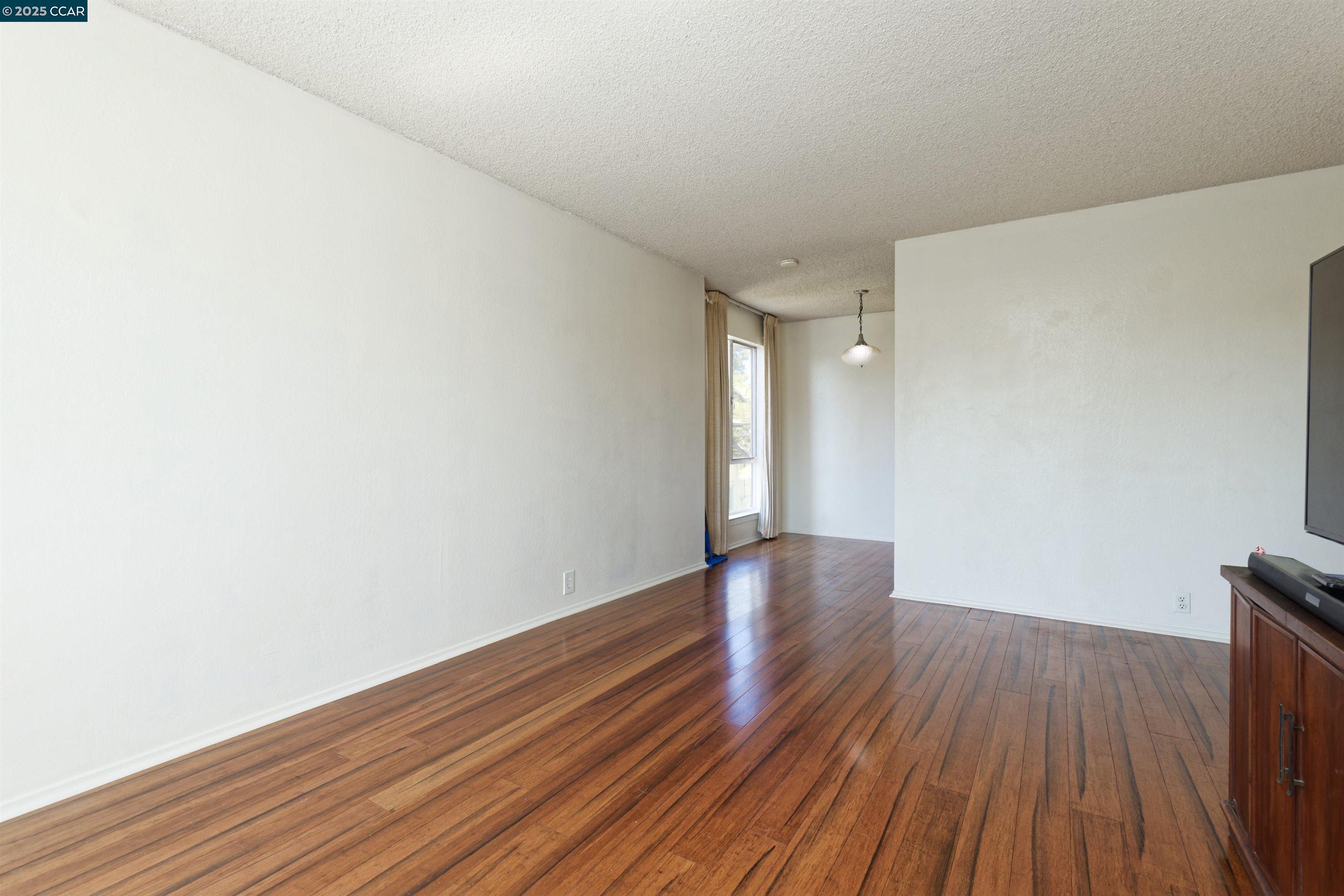 Photo #10: 41093637 Listing: Photo #10