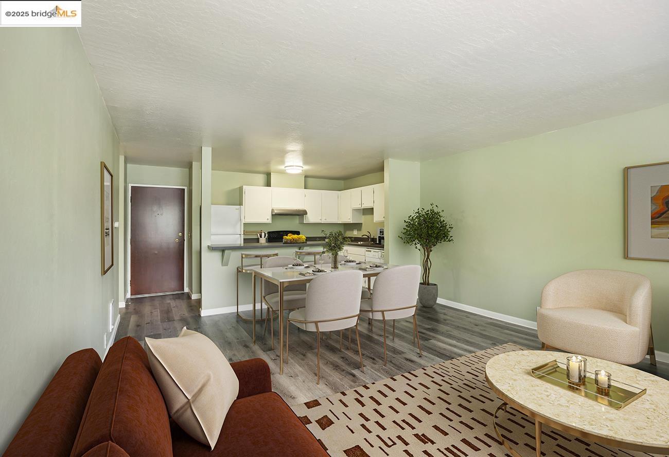 Detail Gallery Image 2 of 25 For 455 Cresent Street #107,  Oakland,  CA 94610 - 1 Beds | 1 Baths
