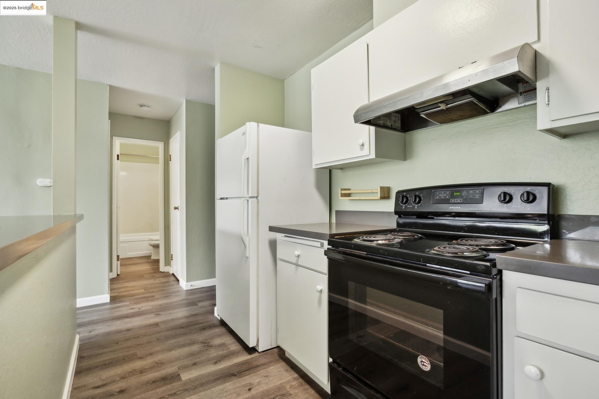 Detail Gallery Image 14 of 25 For 455 Cresent Street #107,  Oakland,  CA 94610 - 1 Beds | 1 Baths