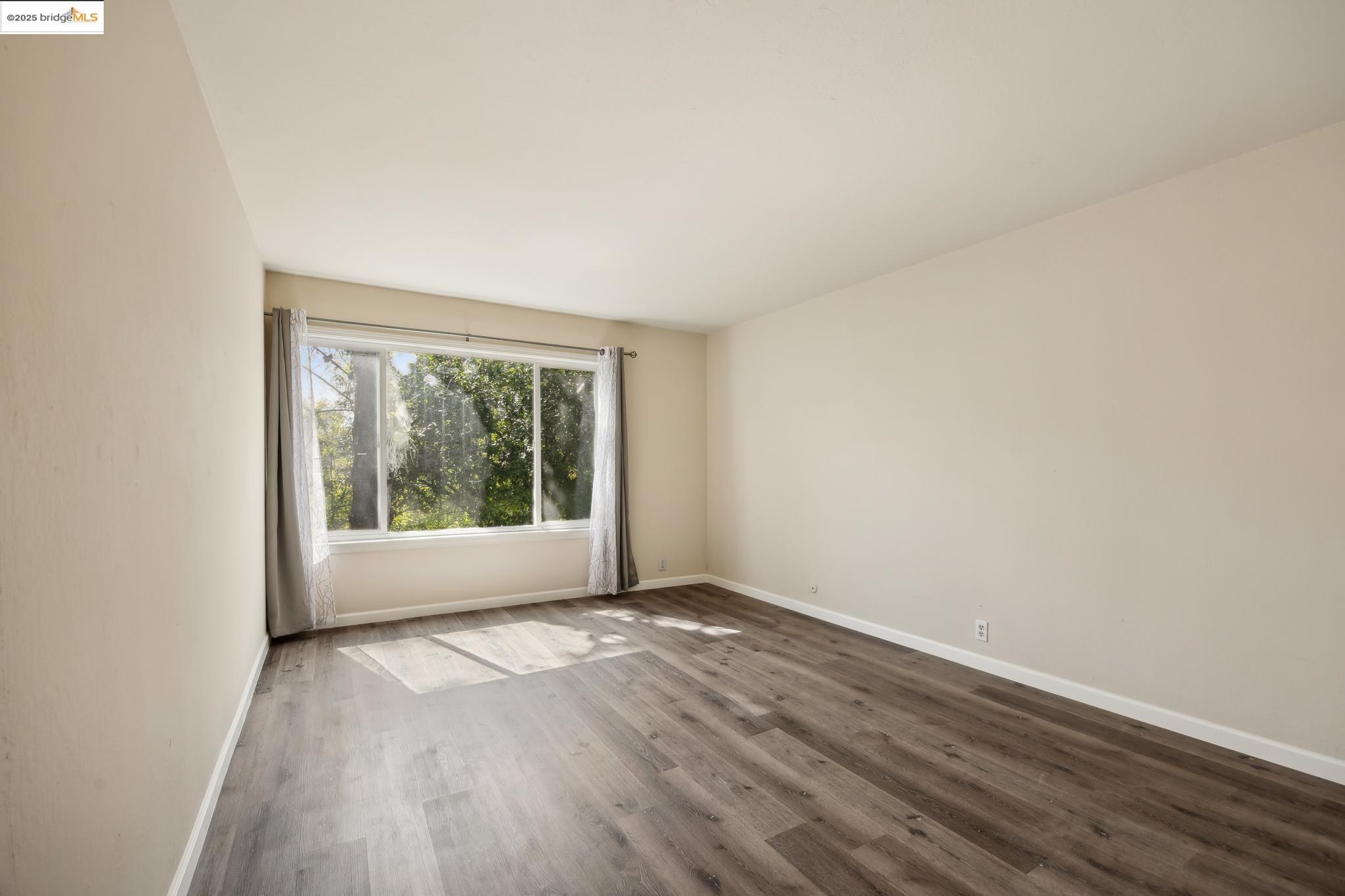Detail Gallery Image 16 of 25 For 455 Cresent Street #107,  Oakland,  CA 94610 - 1 Beds | 1 Baths