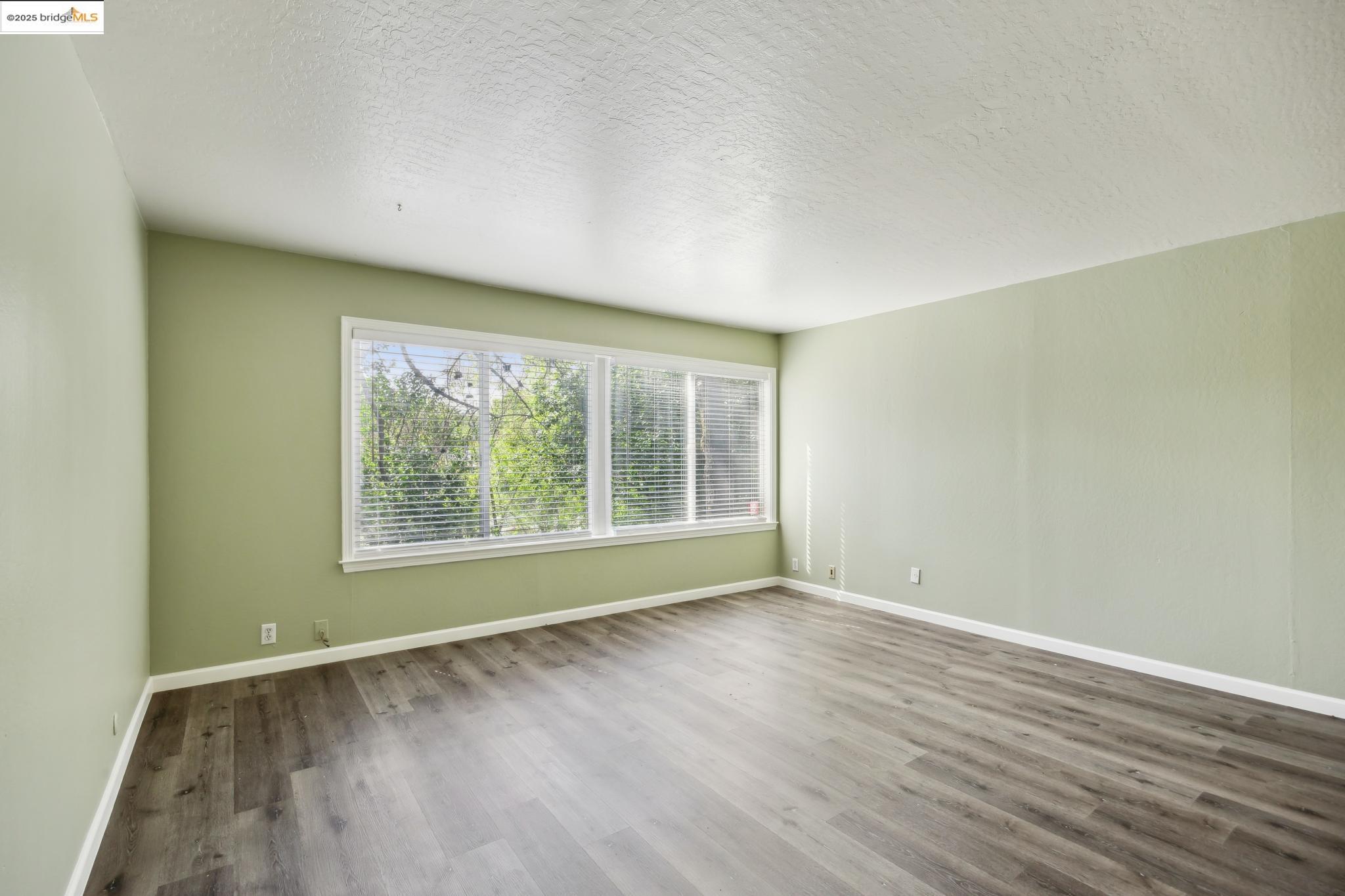 Detail Gallery Image 9 of 25 For 455 Cresent Street #107,  Oakland,  CA 94610 - 1 Beds | 1 Baths