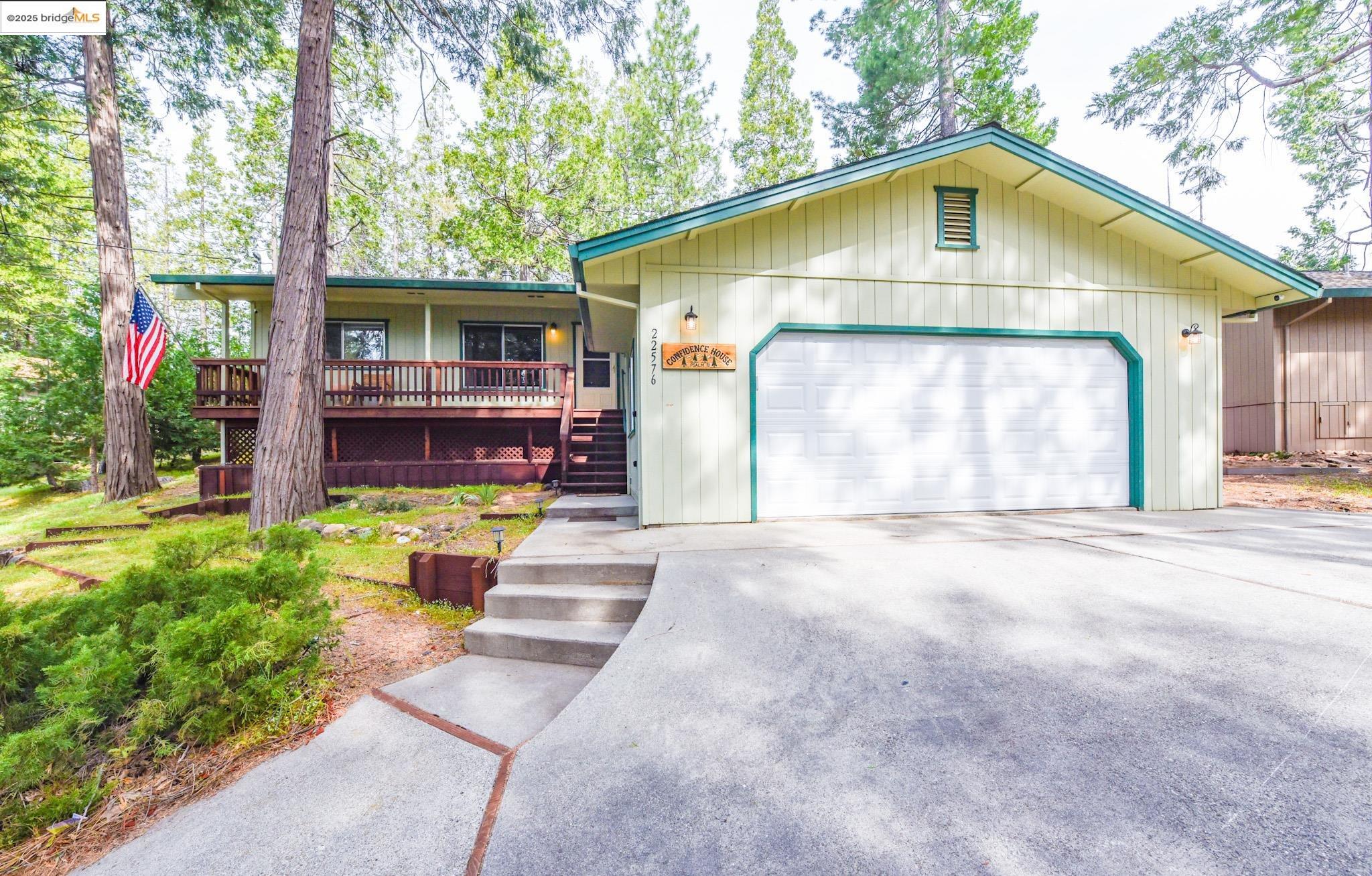 Detail Gallery Image 1 of 55 For 22576 Confidence Rd, Twain Harte,  CA 95383 - 3 Beds | 2 Baths