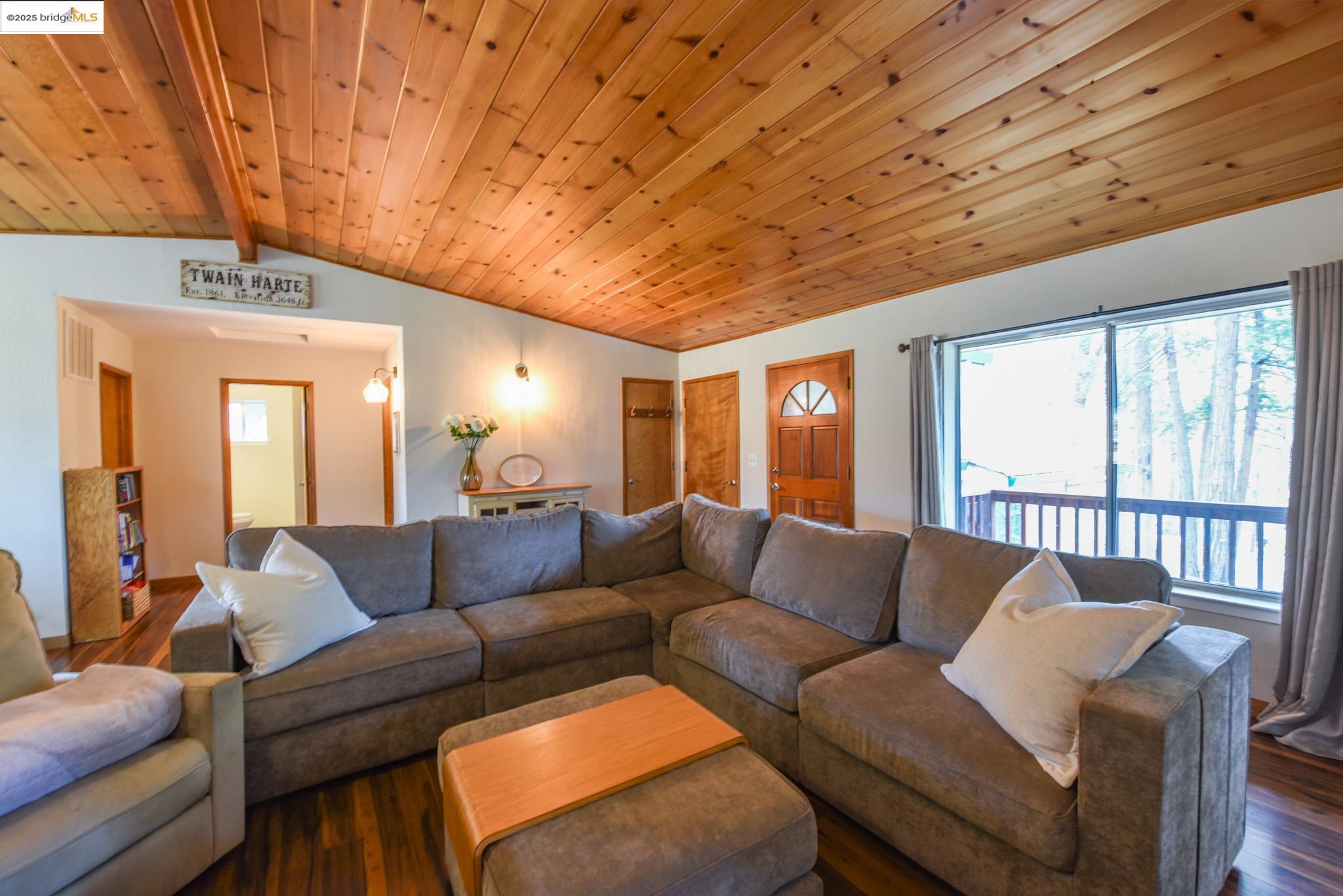 Detail Gallery Image 13 of 53 For 22576 Confidence Rd, Twain Harte,  CA 95383 - 3 Beds | 2 Baths