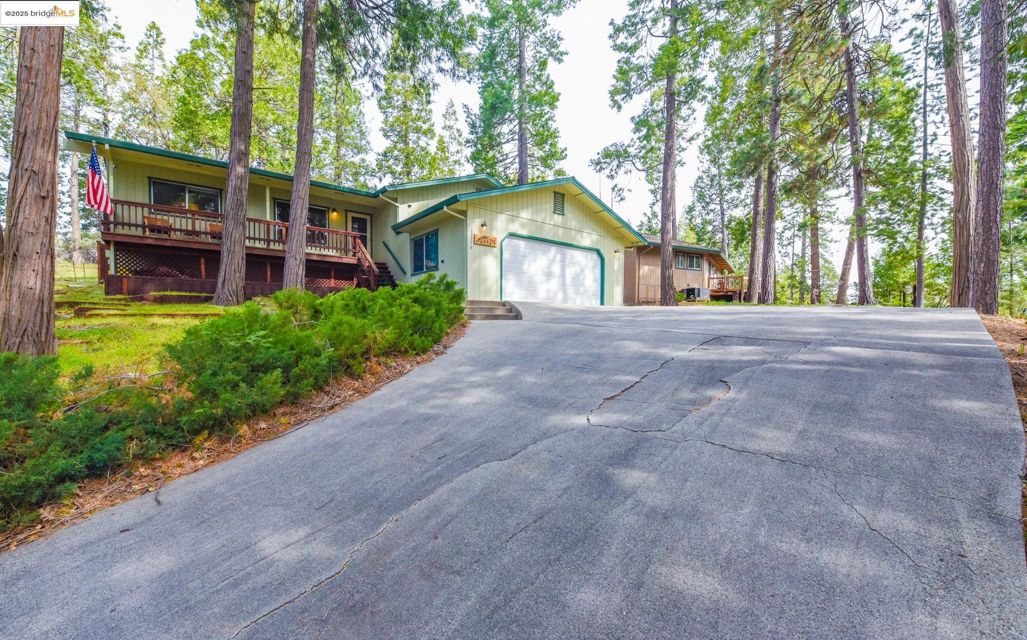 Detail Gallery Image 3 of 55 For 22576 Confidence Rd, Twain Harte,  CA 95383 - 3 Beds | 2 Baths